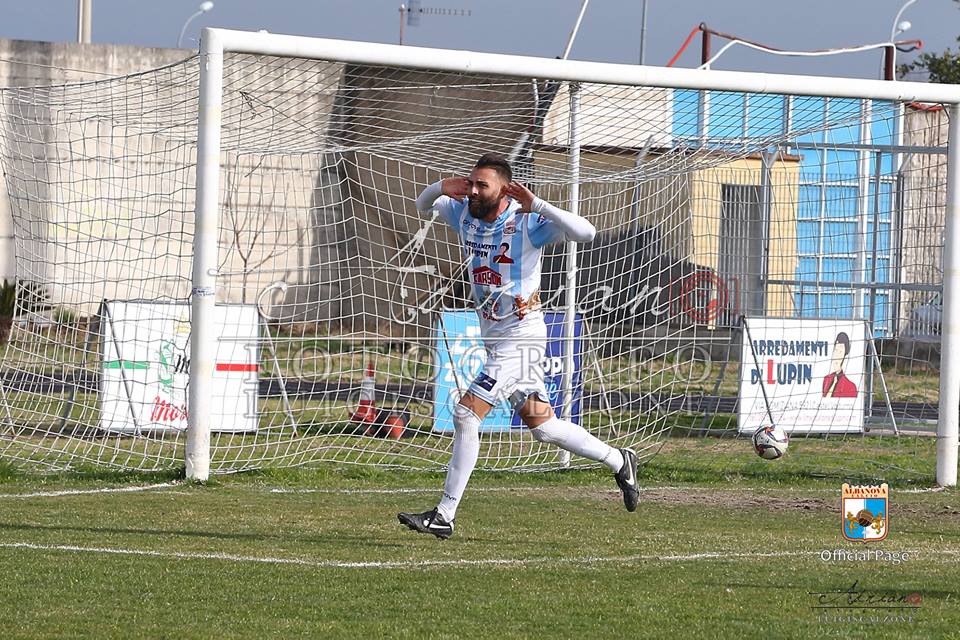 Gli squilli di bomber Cifani per l’Albanova: “Siamo uno spogliatoio unito. Contento per la doppietta; lotteremo per i play-off fino all’ultimo”