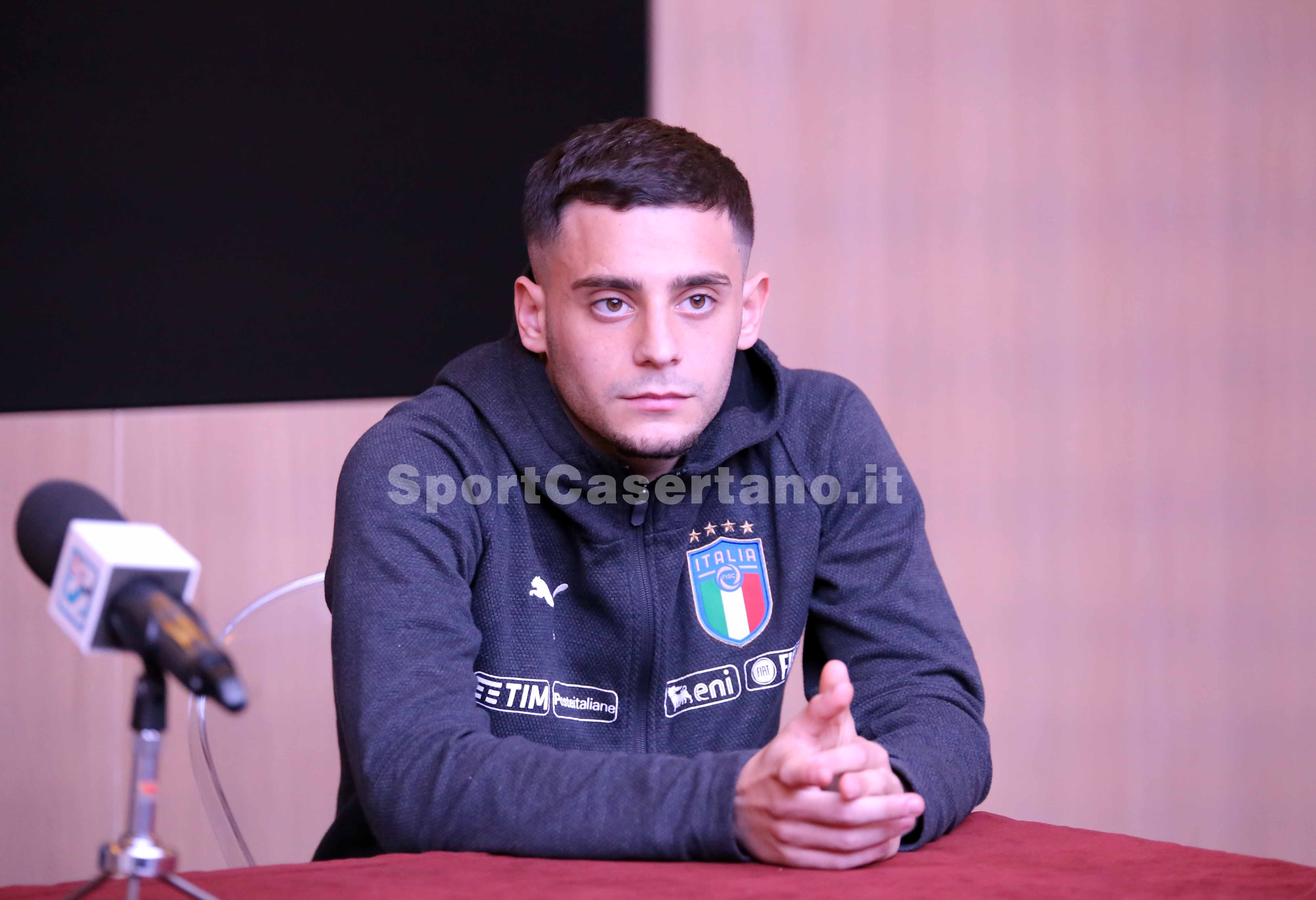 VIDEO – Tutto pronto per Italia-Spagna U19 a Caserta. Le parole di mister Guidi, Beccalossi e del sammaritano Davide Merola