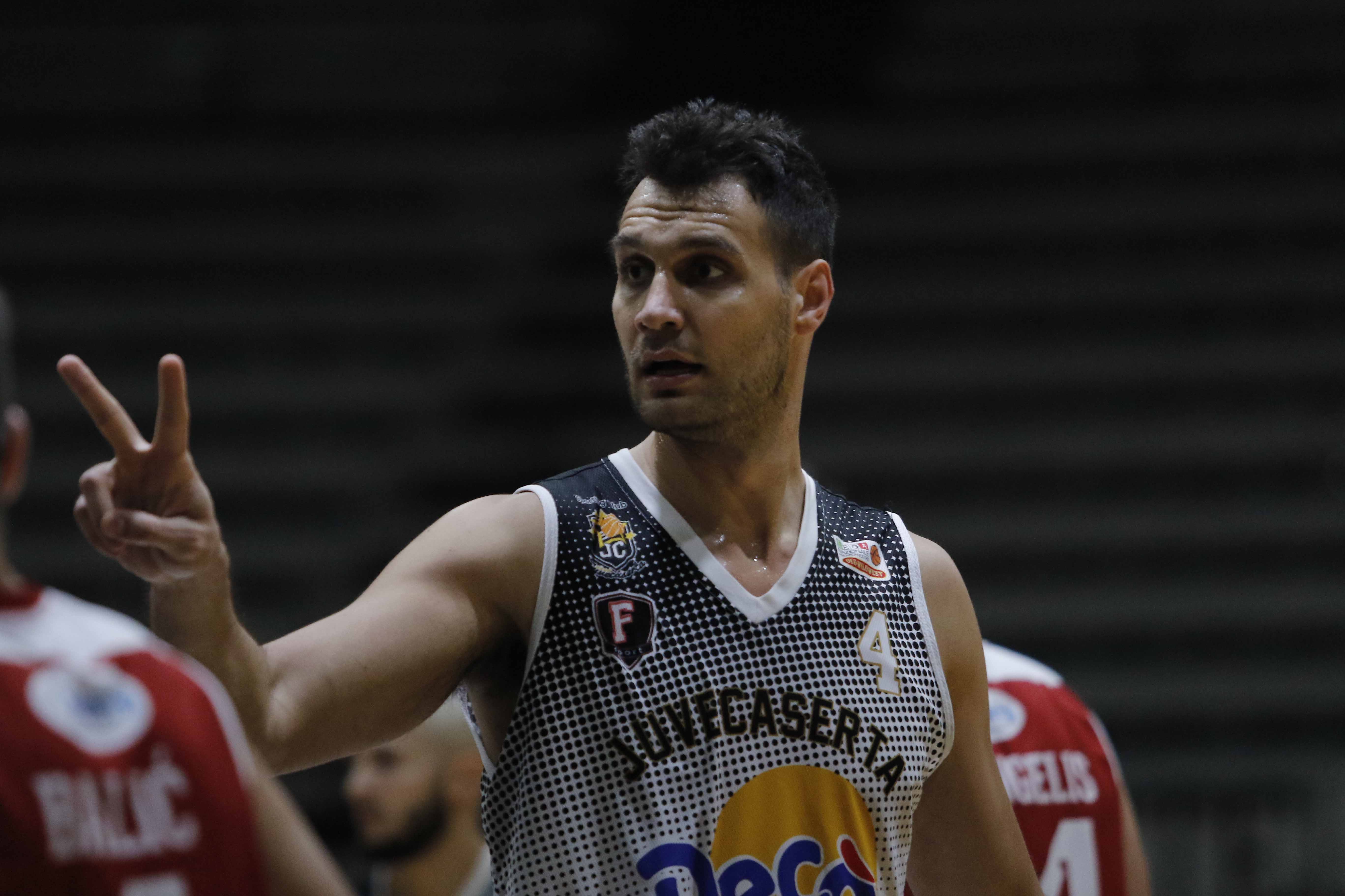 La Decò Caserta sul velluto in Sicilia, travolta Capo d’Orlando