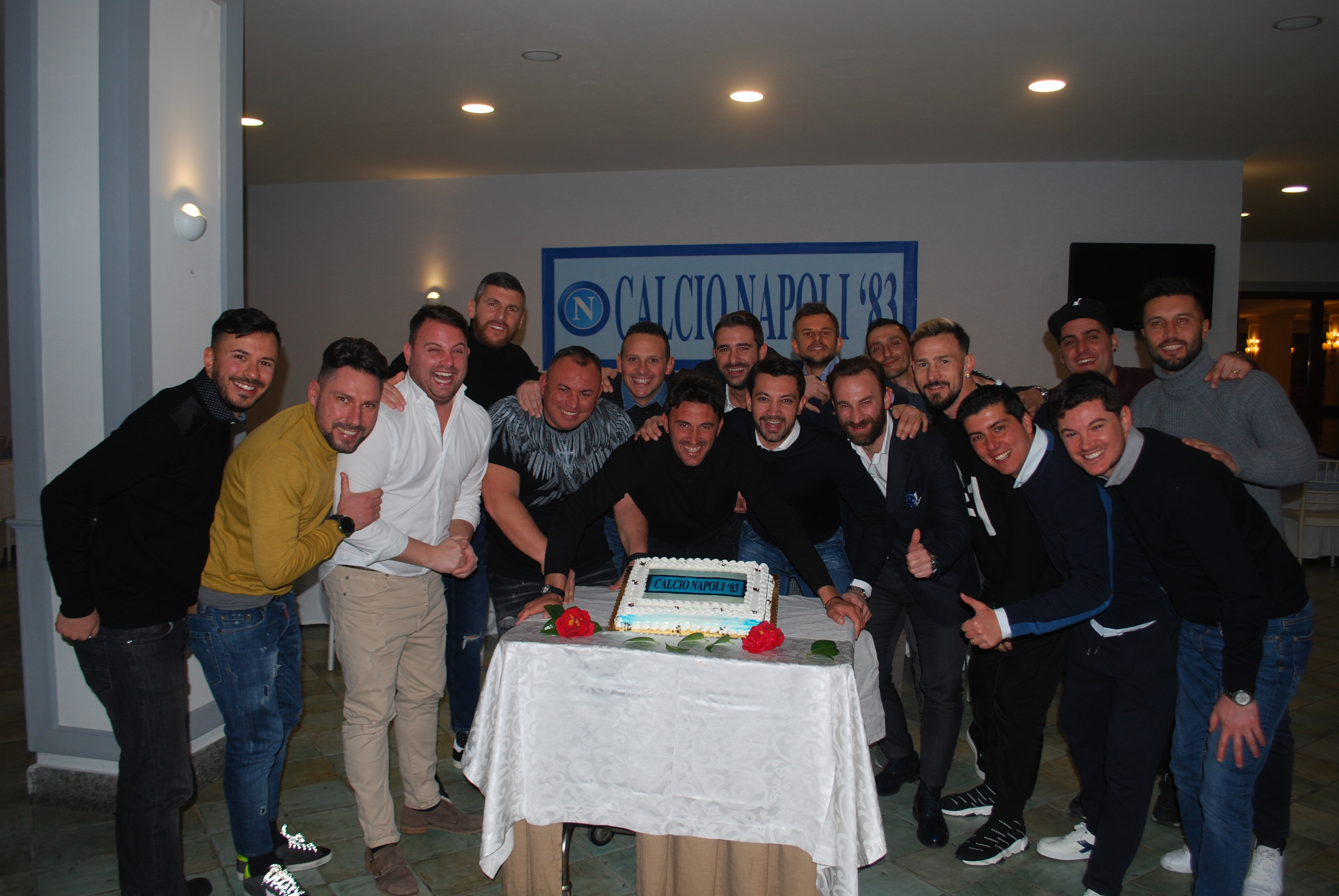 Gli ’83 ex giovanili del Napoli si riuniscono per una rimpatriata: presente anche Floro Flores