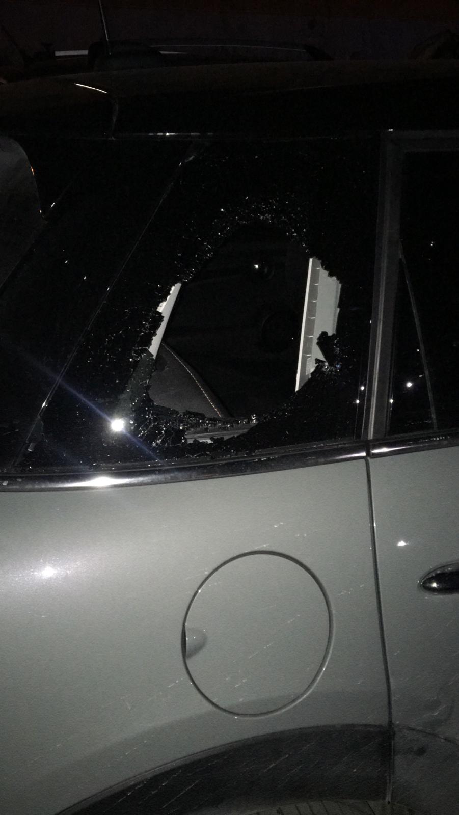 L’ATTO VANDALICO – Balordi rompono i vetri delle auto delle atlete della VolAlto 2.0. Delusione e amarezza tra le rosanero