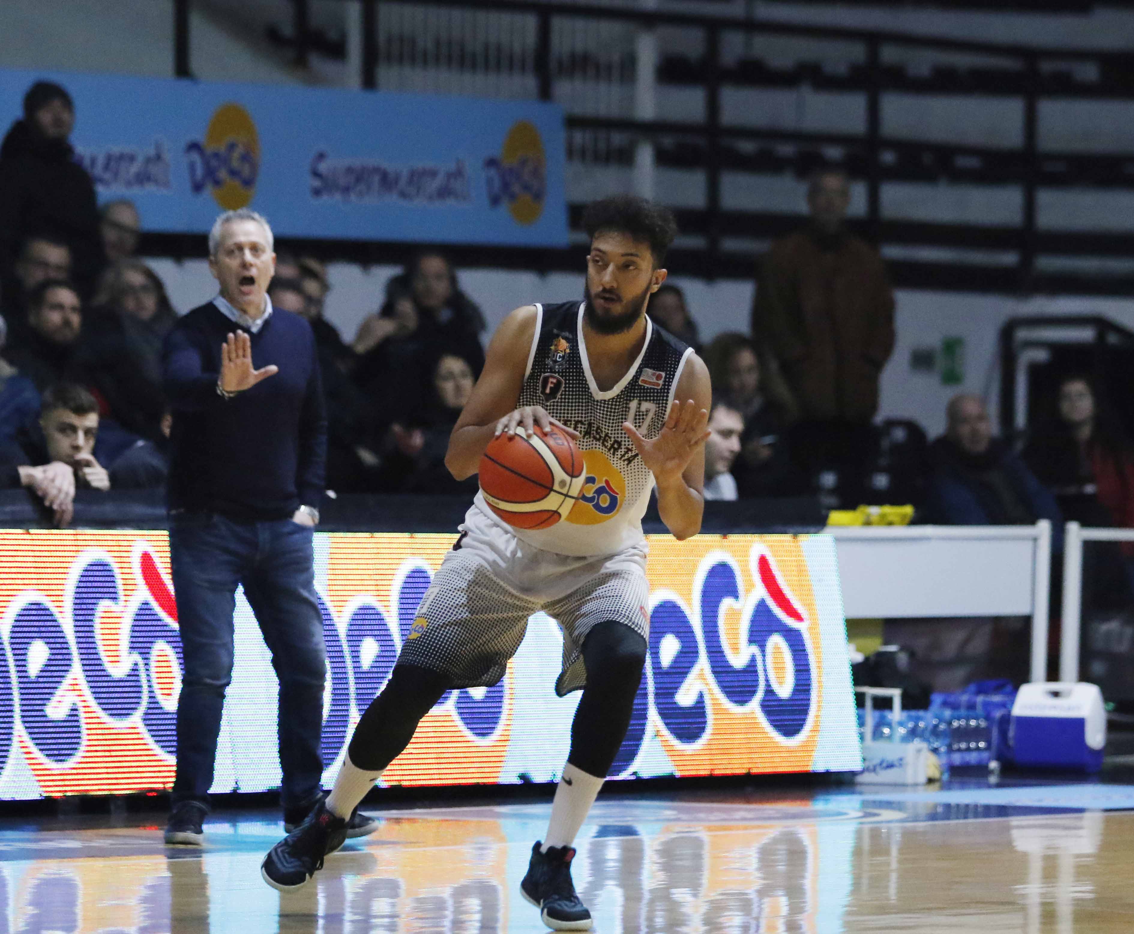 La Decò Caserta bada al sodo e si prende i due punti contro Valmontone