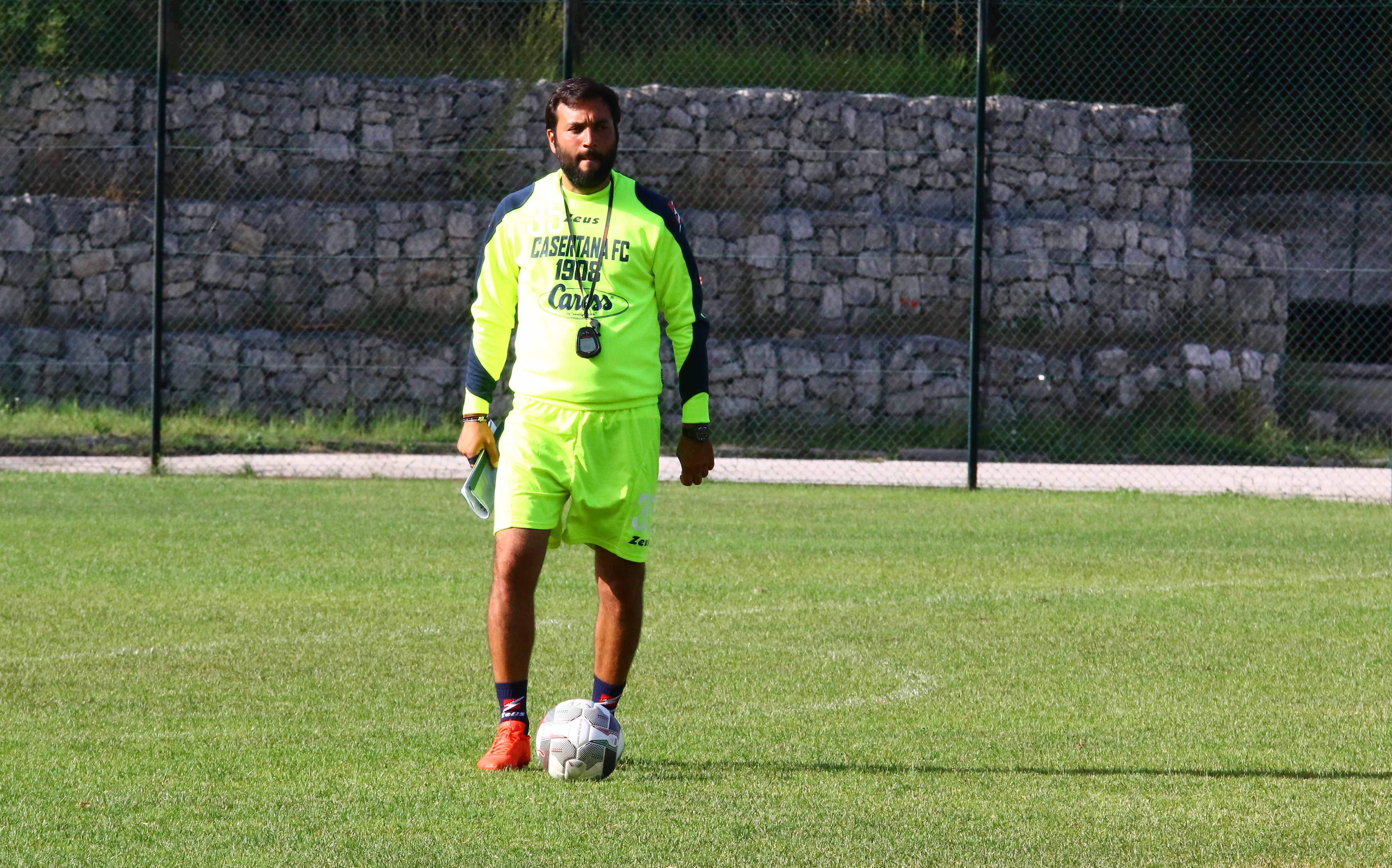 Santonastaso e la ‘cantera’ della Casertana: “Lavoriamo per far crescere i talenti rossoblù. I debutti in prima squadra? Ci vuole coraggio e sui giovani in prestito…