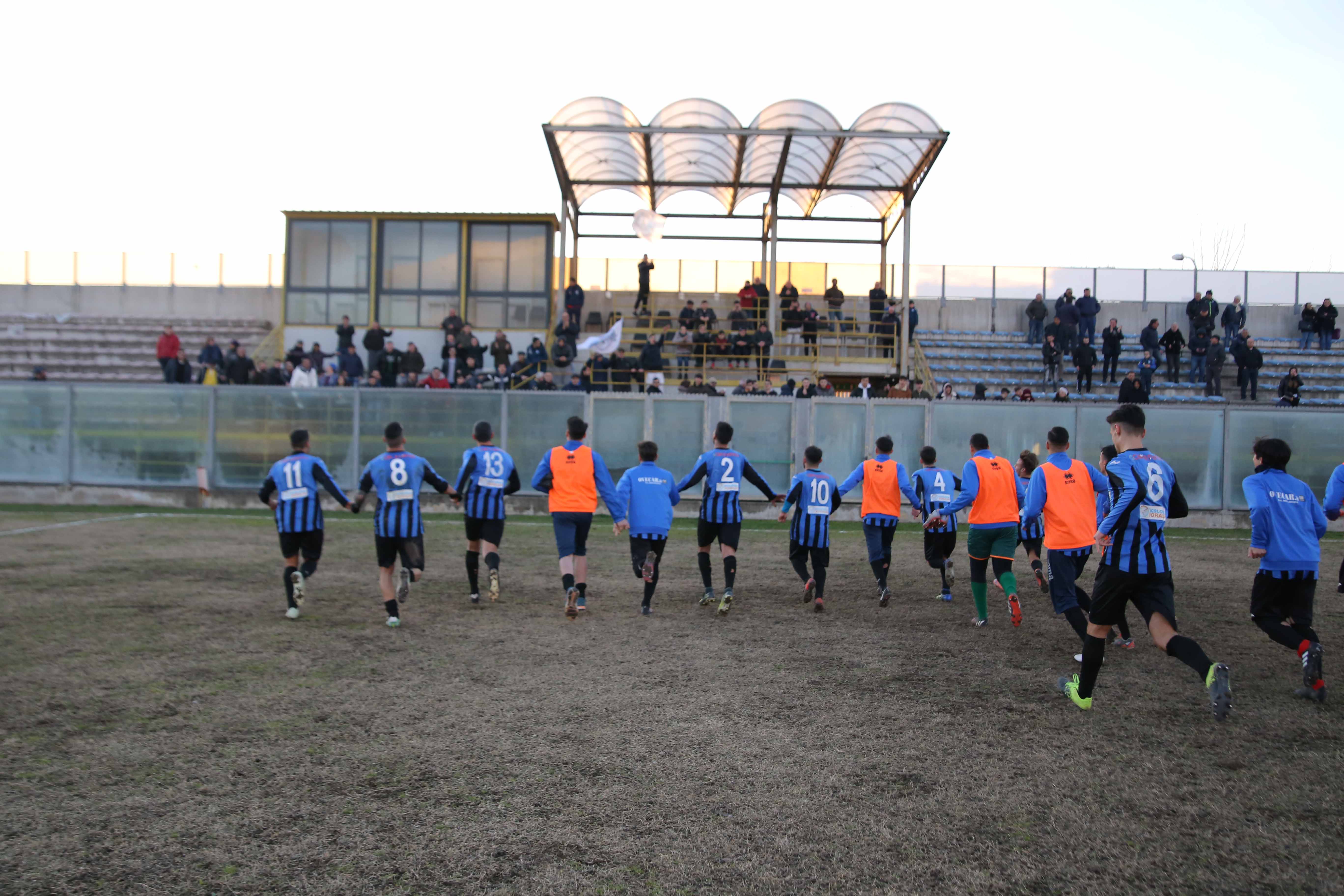 Il Marcianise si congeda con quattro gol: niente sconti al Ponte e poi festa per il ‘double’
