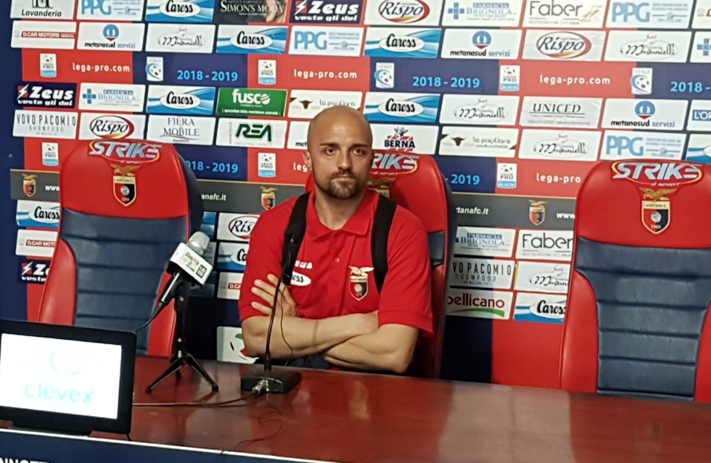 Casertana sconfitta e delusa, Zito: “Sento tante cazzate, noi pensiamo solo al campo”. Esposito: “Niente alibi ma siamo contati. Tanti regali ecco perchè abbiamo perso”