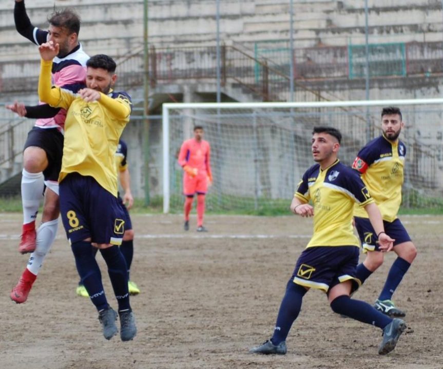 DI LANDA SI TIENE STRETTO IL TEANO: “Campionato incredibile. Il segreto per la salvezza? Il gruppo, per il futuro…