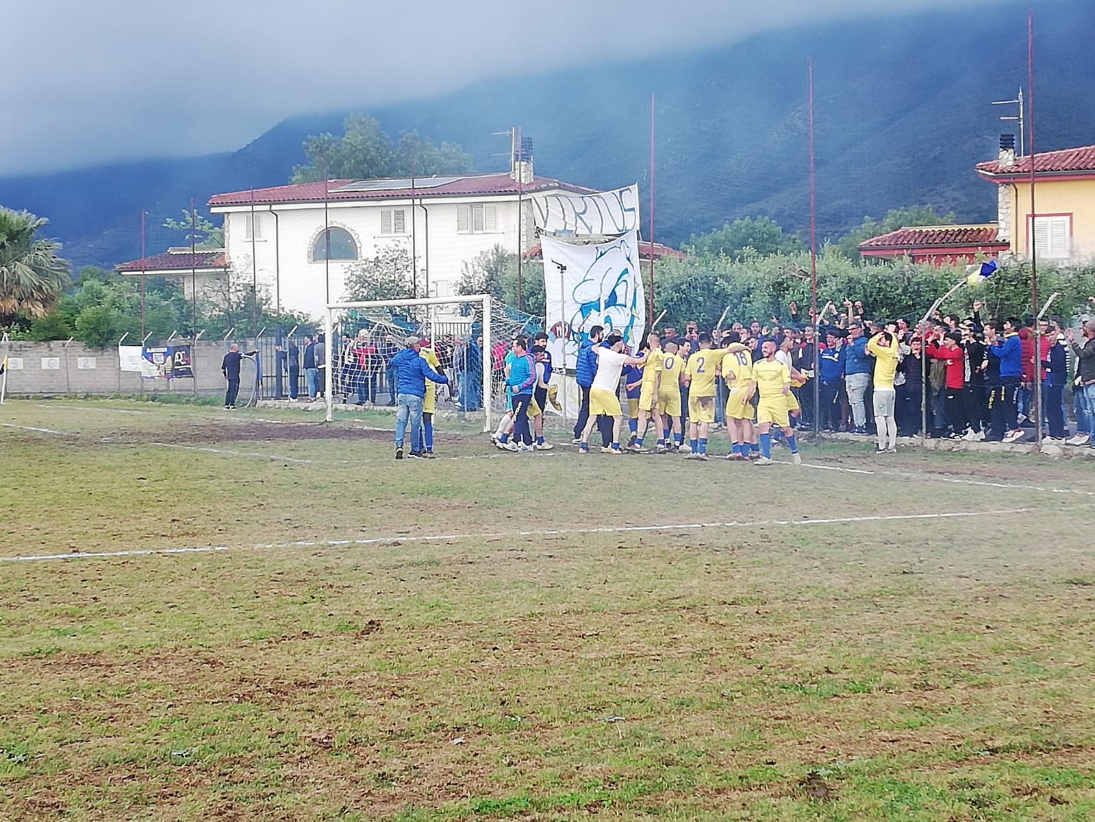 Apoteosi Virtus Carano: 2-0 al Mithraeum e promozione in Seconda Categoria