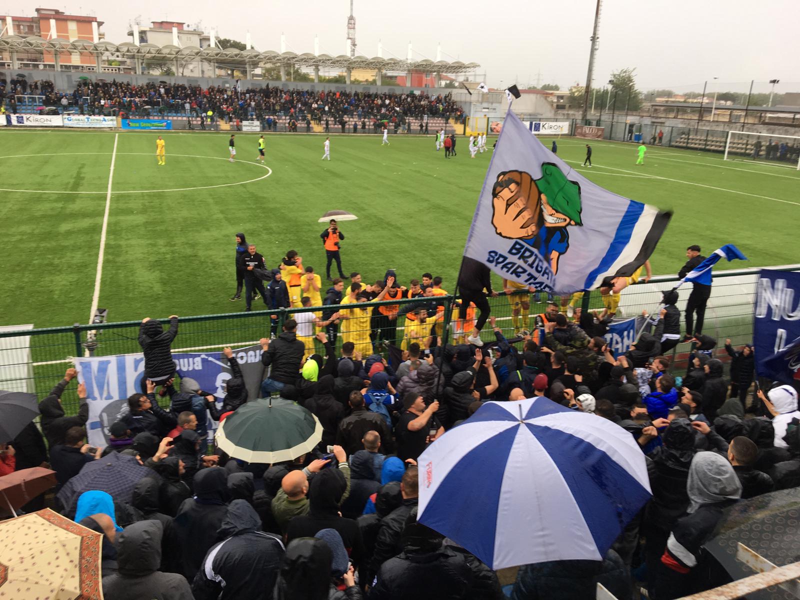 SPETTACOLO GLADIATOR! Impresa neroazzurra a Frattamaggiore, il sogno Serie D continua