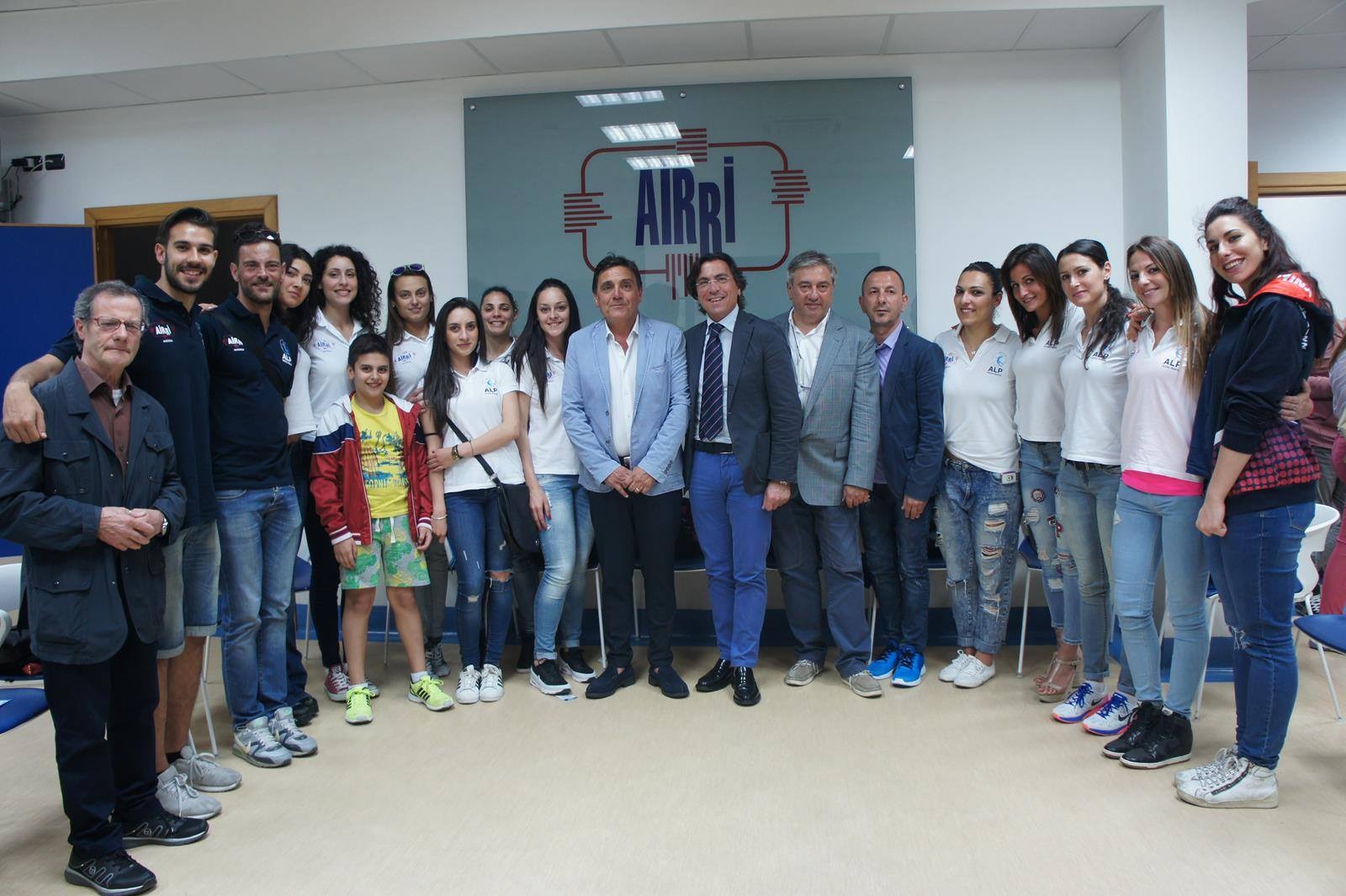 Airri con il presidente Gianni Apicella e l'Alp Volley