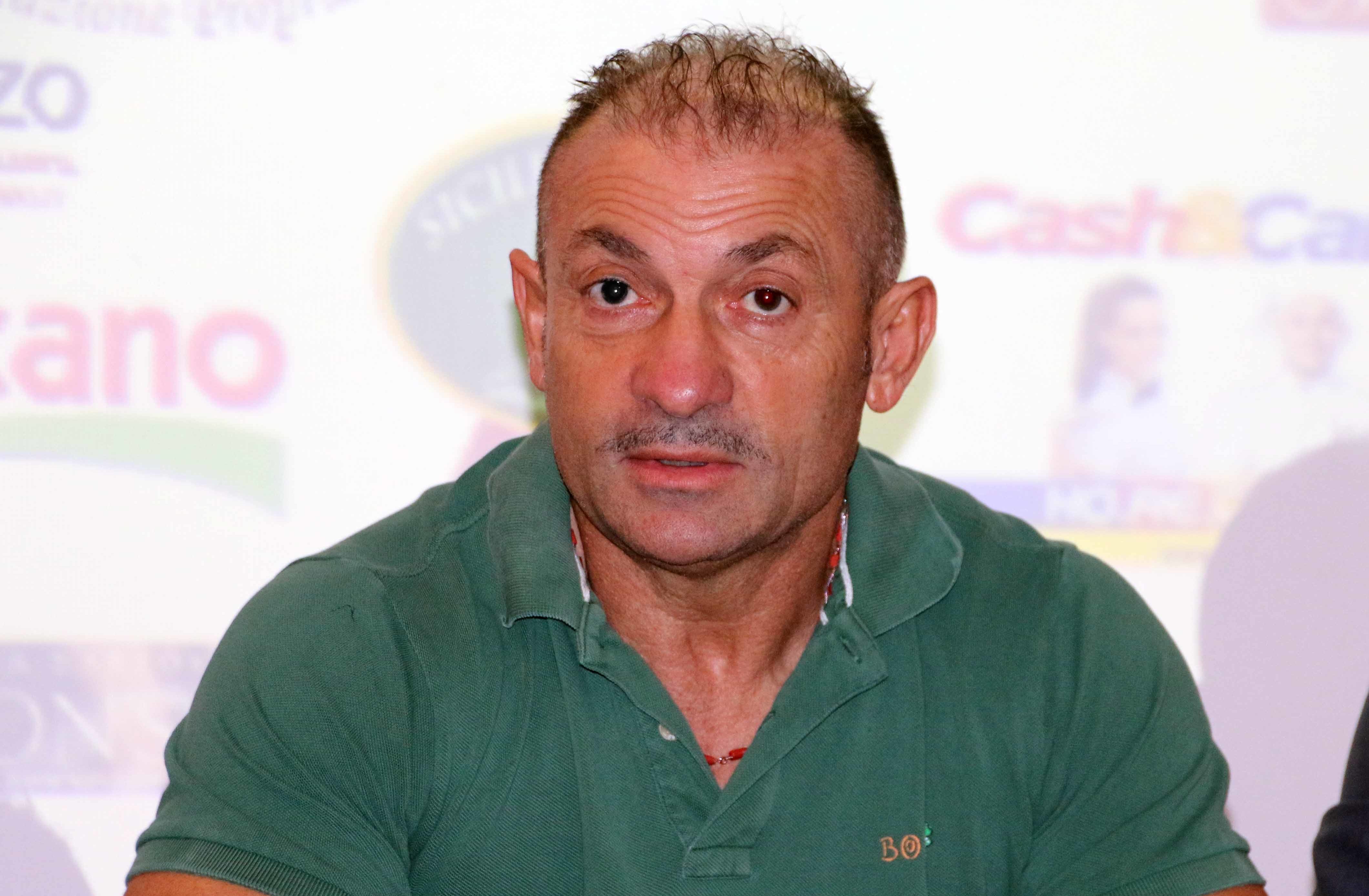 D’Agostino abbraccia Crispino: “Preso il più forte della C. Castaldo resta ma alle nostre condizioni. Solo in tre confermati e Carriero…”