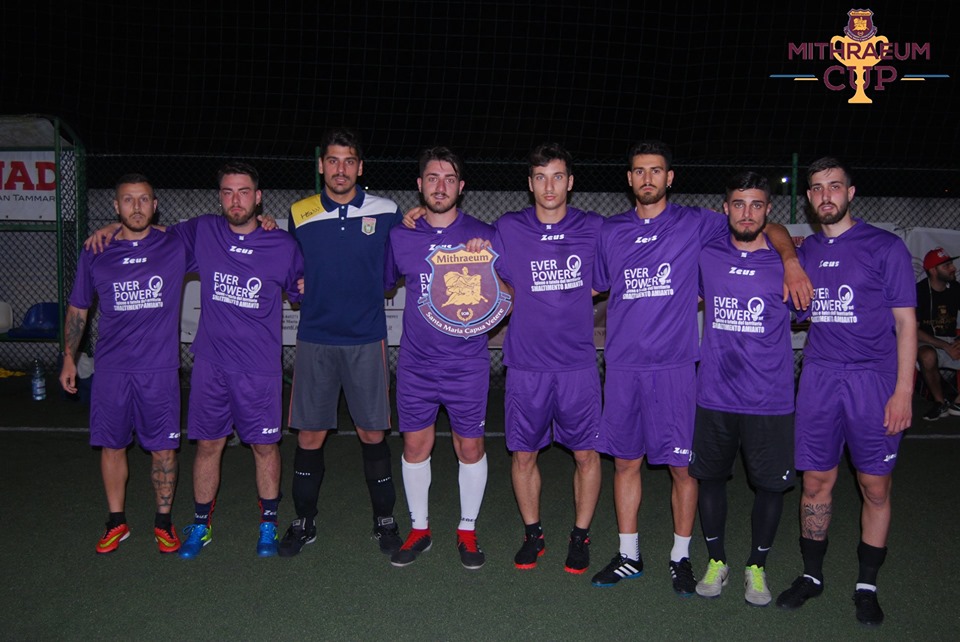 CHE SUCCESSO LA MITHRAEUM CUP! Stasera le semifinali con tanti calciatori illustri di Eccellenza e Promozione
