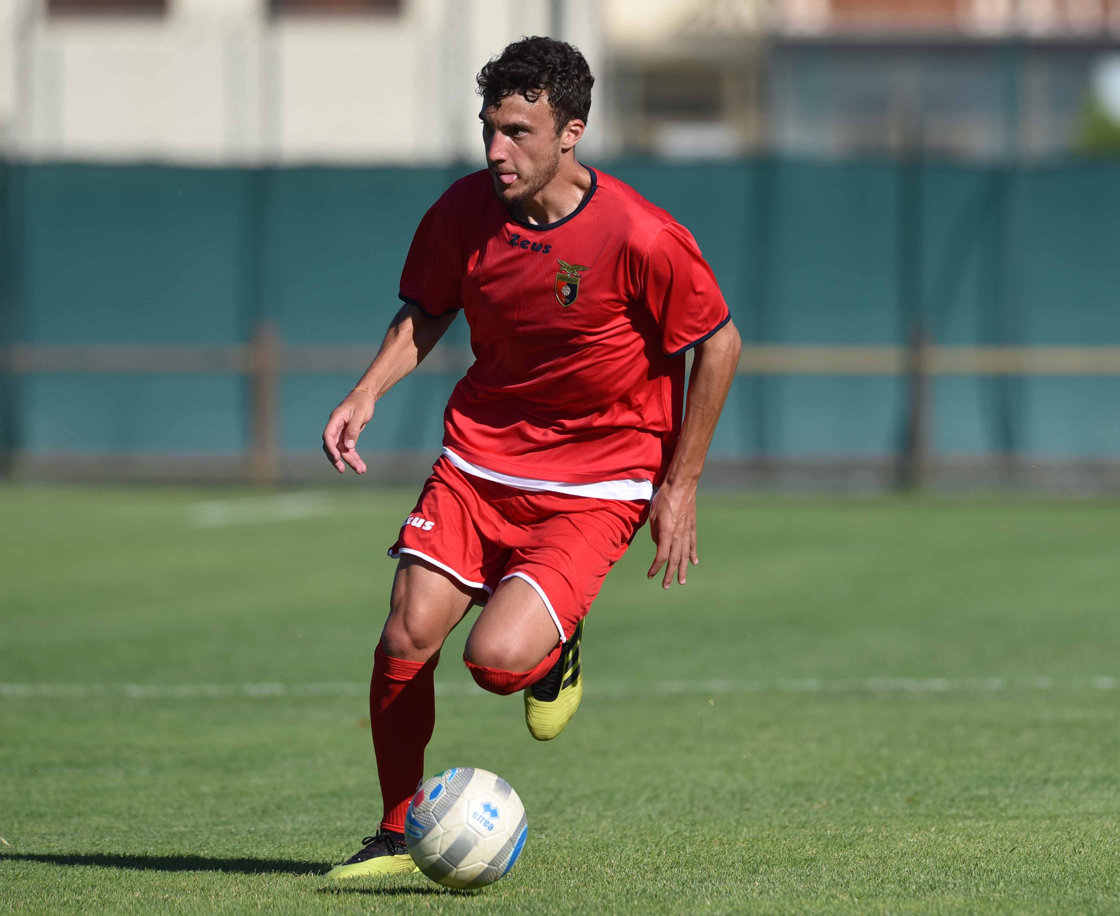 Casertana pronta per l’esordio in Coppa Italia, Longo: “Onoreremo la maglia che indossiamo e vogliamo fare un regalo ai nostri tifosi”