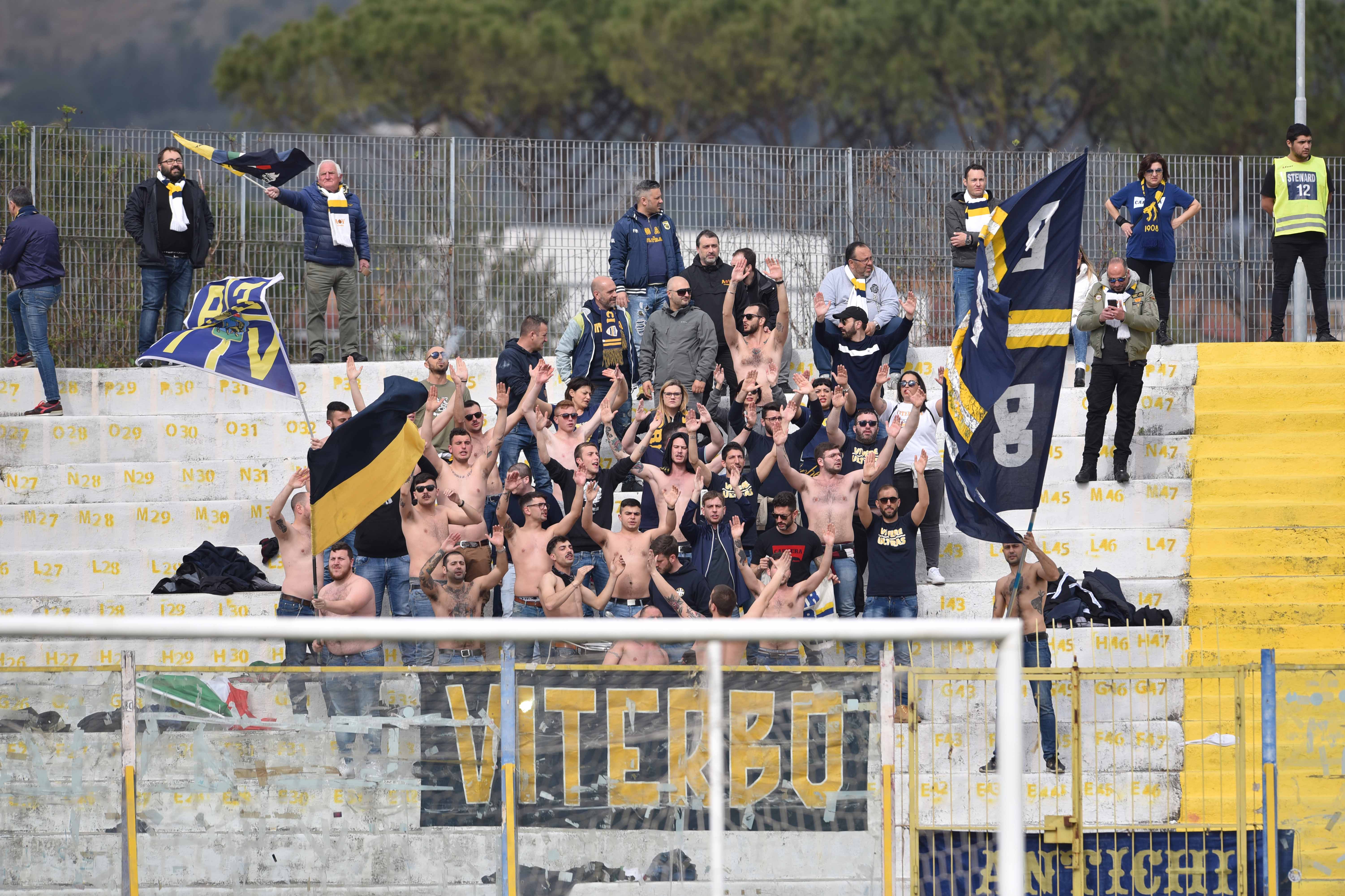 Dopo Casertana-Viterbese aggredirono le forze dell’ordine, sette Daspo ai tifosi laziali