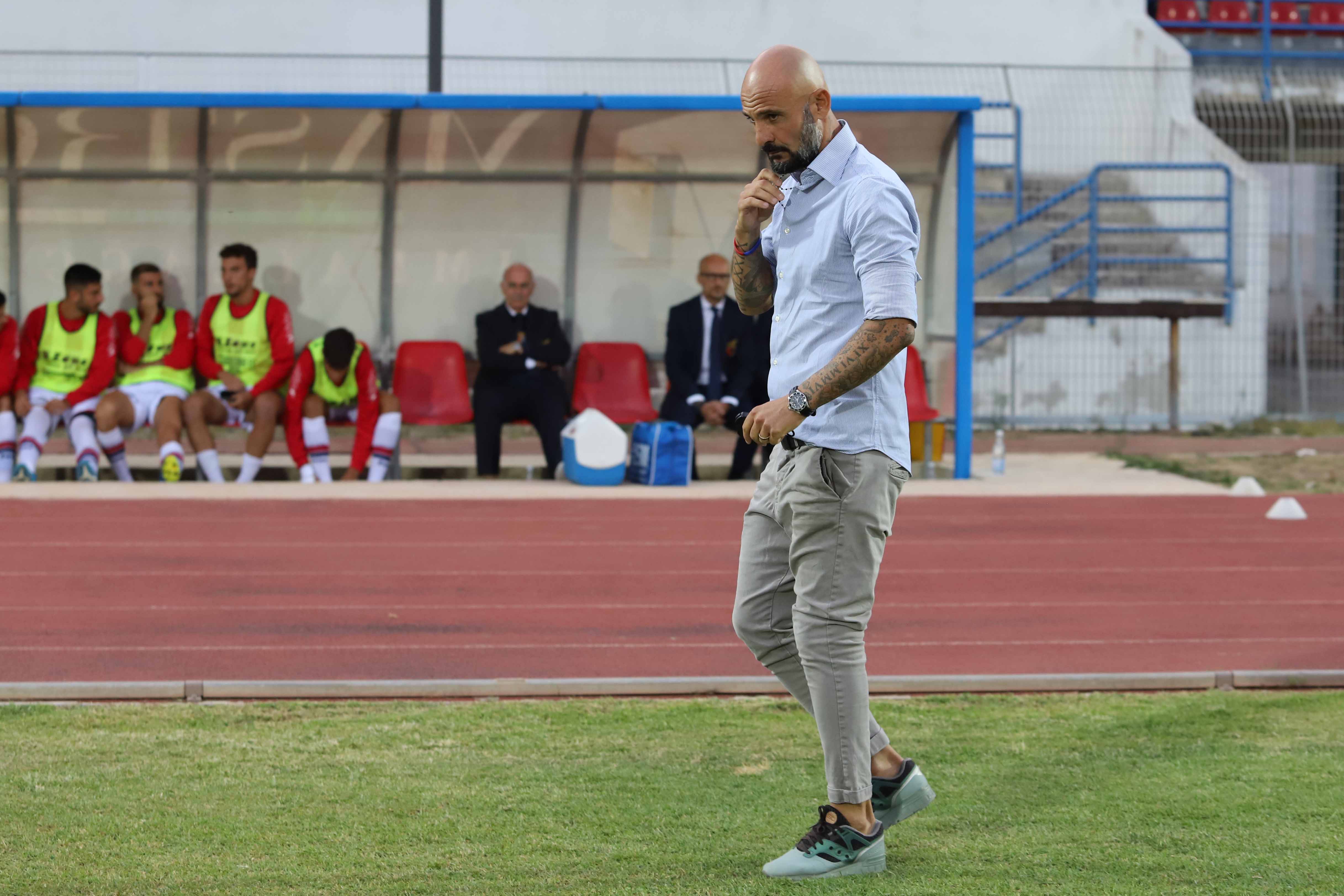 La rabbia di Ginestra: “Troppi errori, non è stata la solita Casertana. L’arbitro? Non parlo altrimenti diventa un casino…”