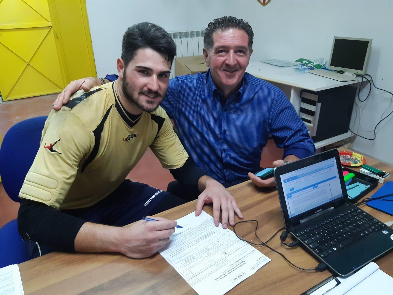 Il neo acquisto con il dirigente Iannotta