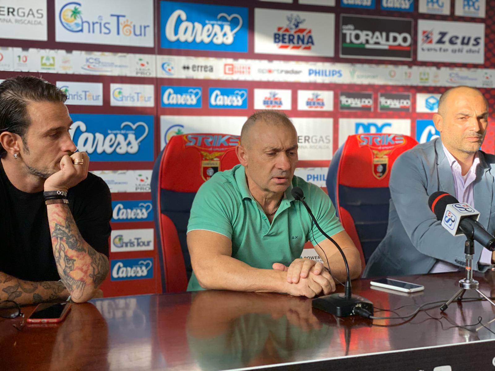 Il presidente D'Agostino in conferenza (Foto Giuseppe Scialla)