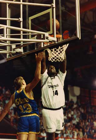 JUVE PRONTA AL DEBUTTO – 27 anni fa l’ultima vittoria a Verona. I precedenti tra bianconeri e scaligeri