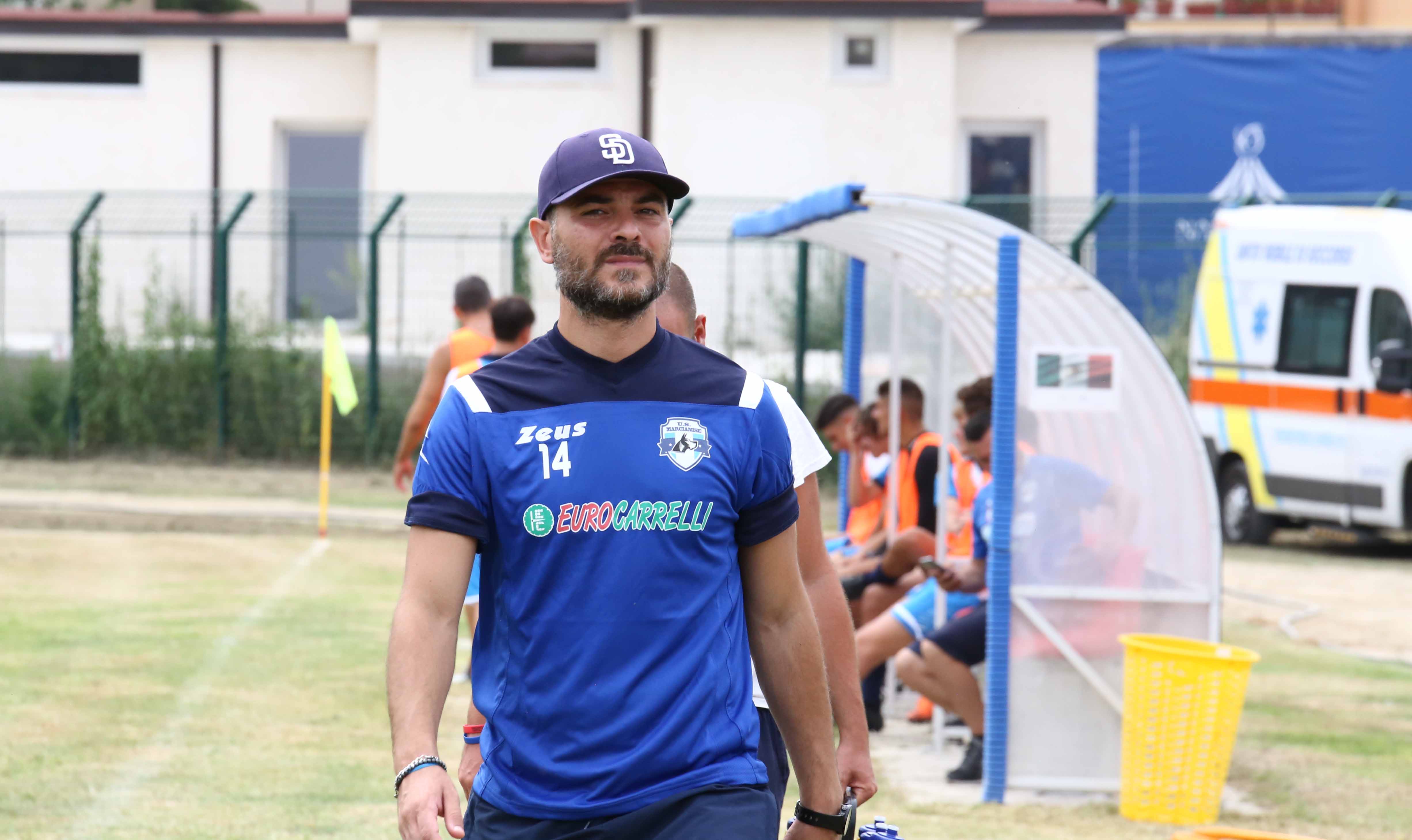 Tris di vittorie per il Marcianise, mister Valerio applaude i suoi: “E’ il calcio che voglio. Ora un trittico terribile ma credo in questo gruppo”