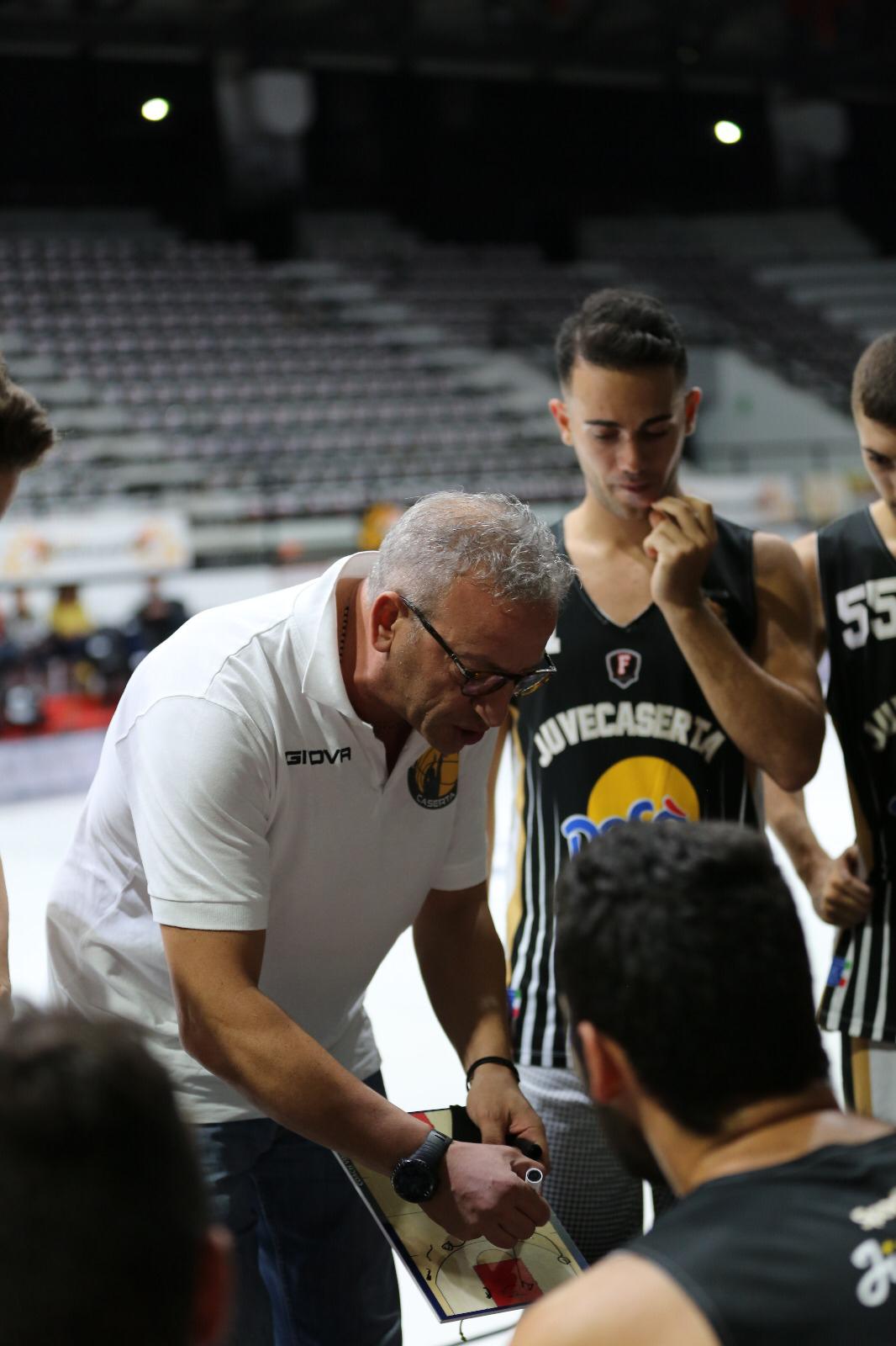 UNDER 18 – La Juvecaserta batte Salerno al Palamaggiò, coach Vinciguerra: “Possiamo fare molto di più ma ora va bene così”