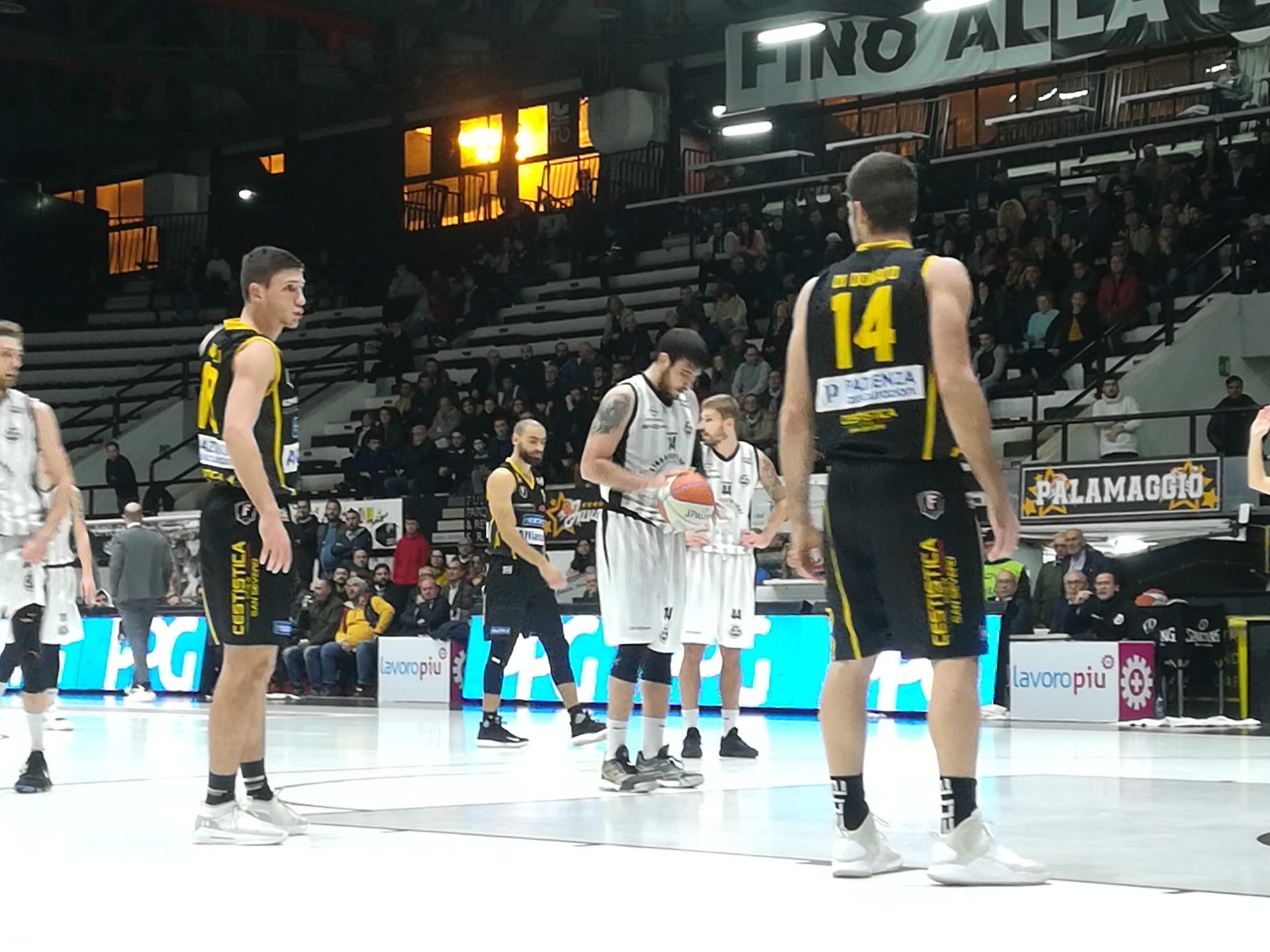 Spezzata la maledizione del Palamaggiò, la Juvecaserta batte San Severo e festeggia il primo successo interno