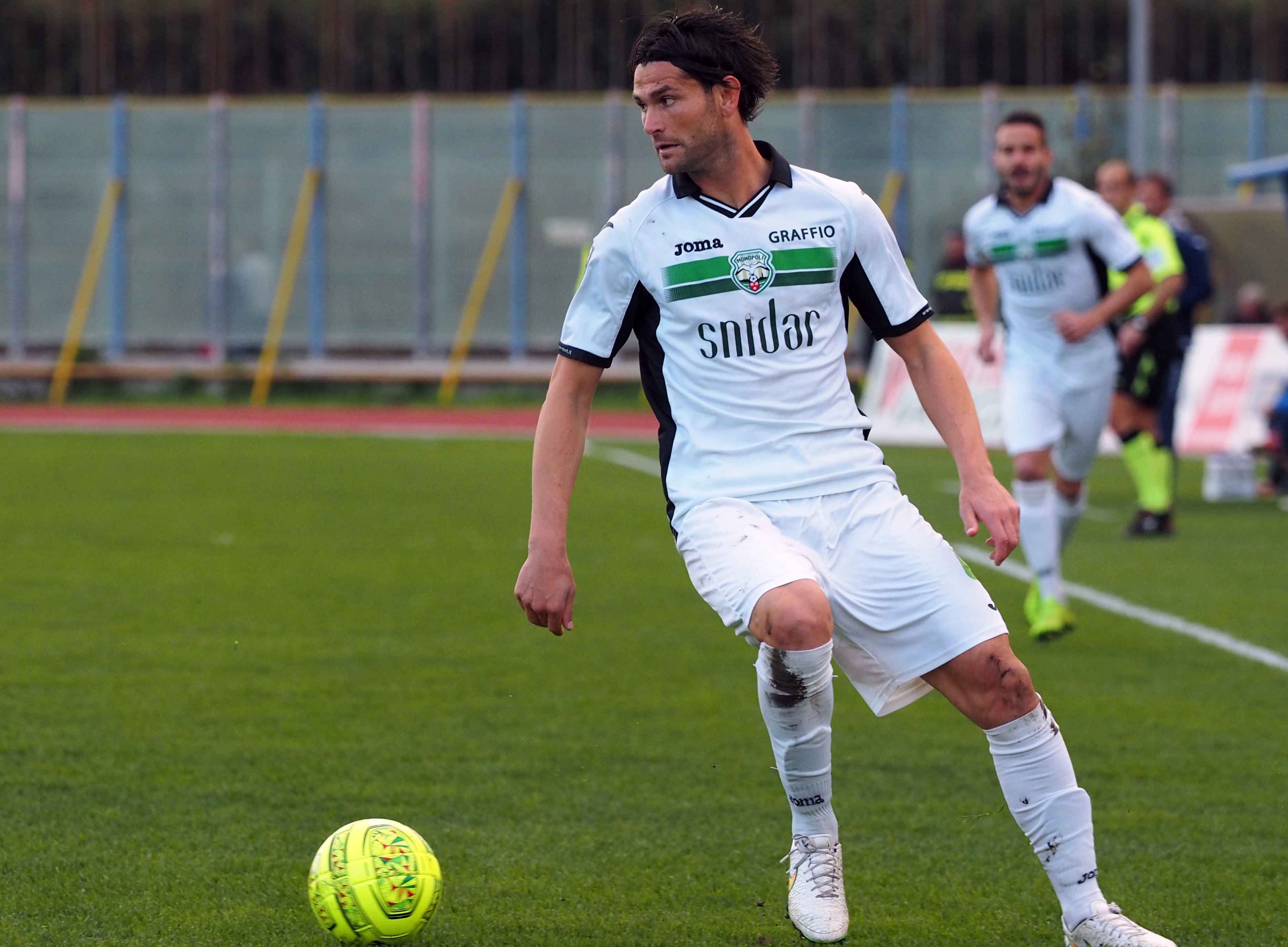 Il Marcianise piazza il colpo grosso in difesa e soffia un ex serie C al Mondragone