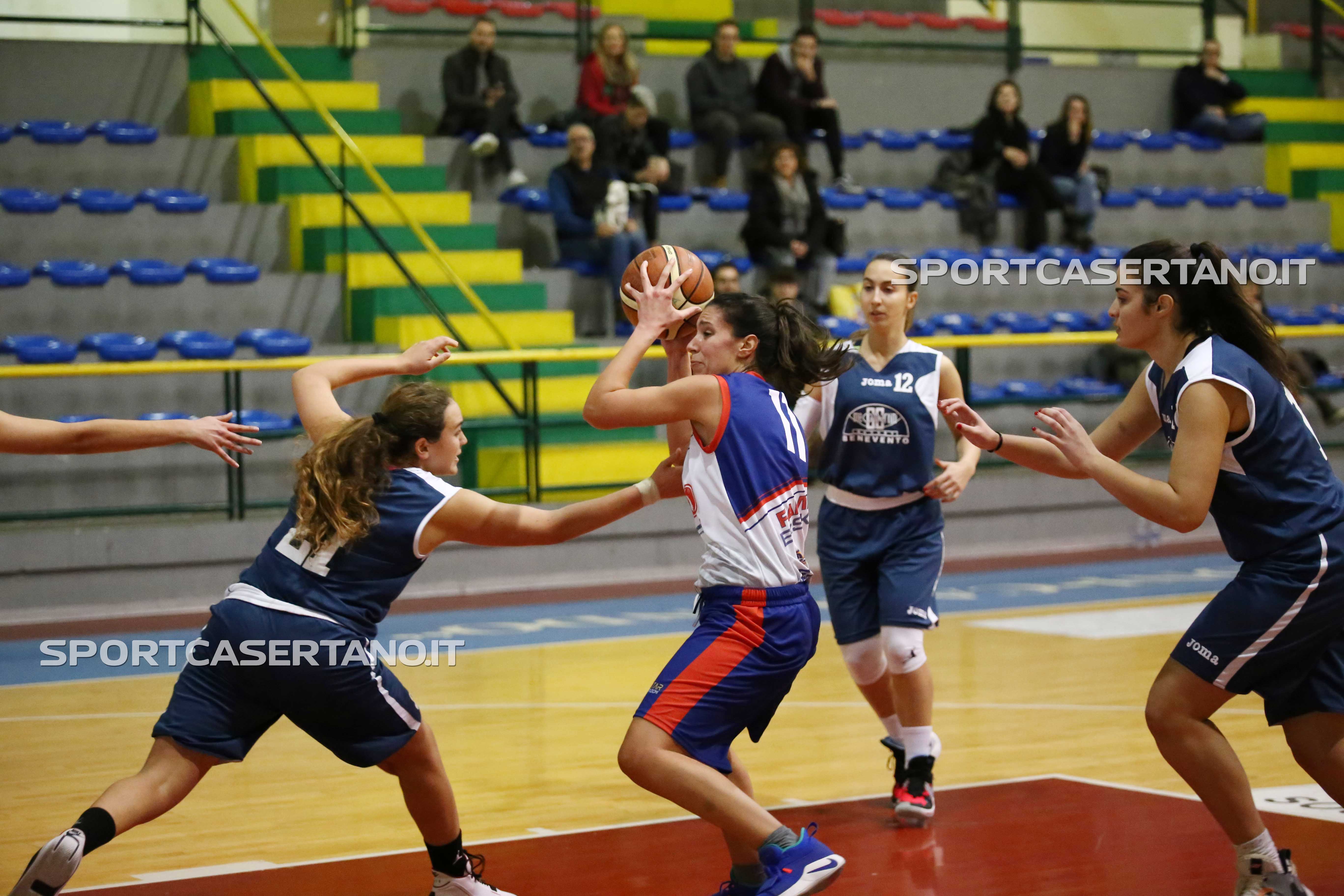 LE FOTOGALLERY – E’ un Natale felice per la Sipremix Maddaloni: sotto l’albero anche la qualificazione ai quarti di Coppa Campania