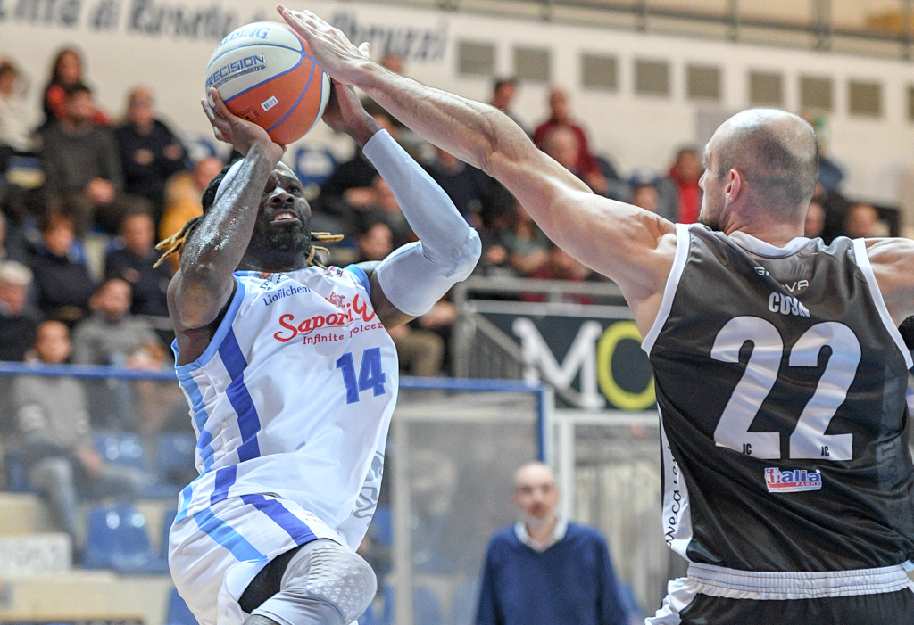 Caserta mai in partita, Roseto vince in scioltezza