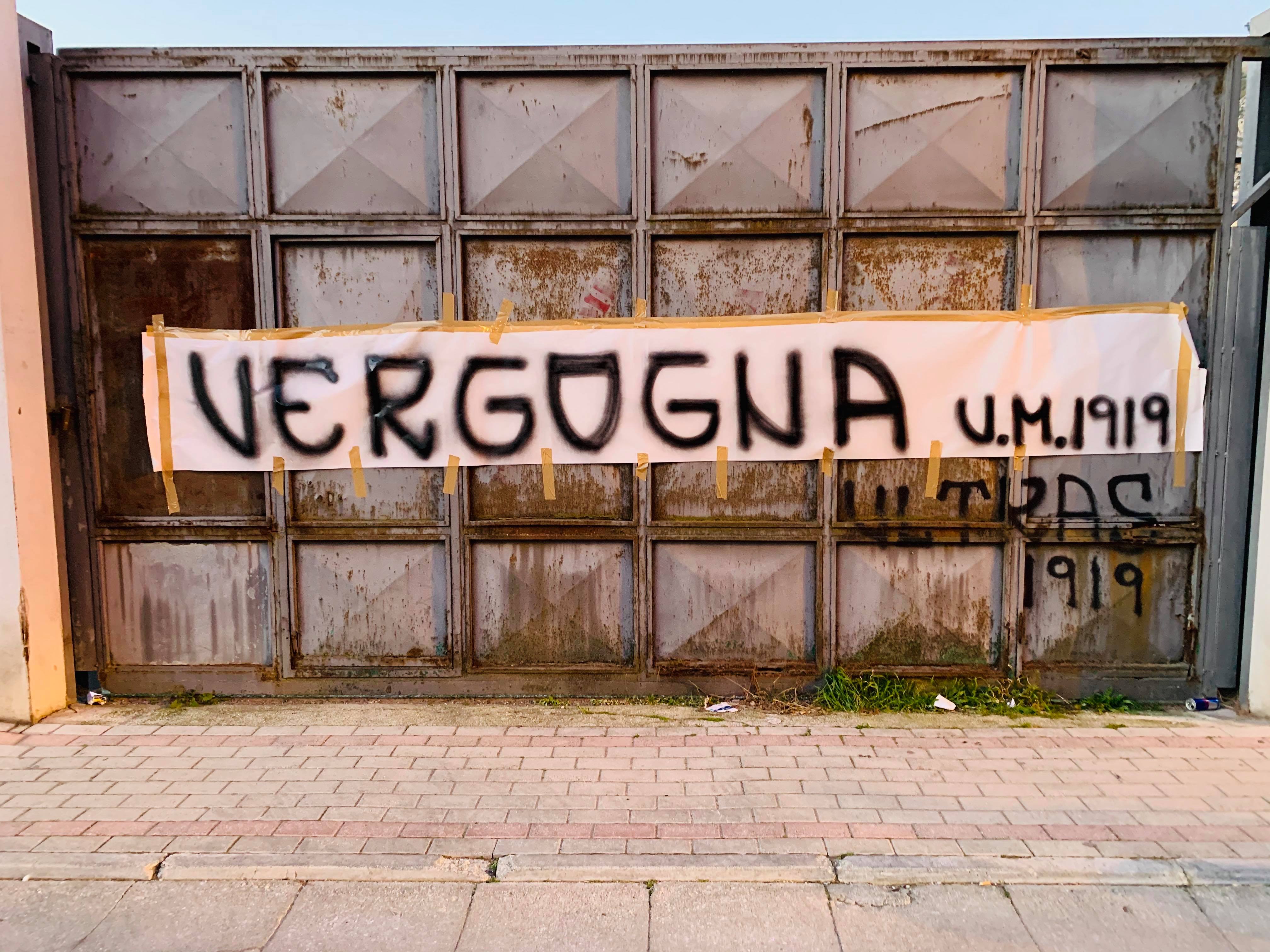Maddalonese sconfitta a Montesarchio, il duro striscione dei tifosi granata