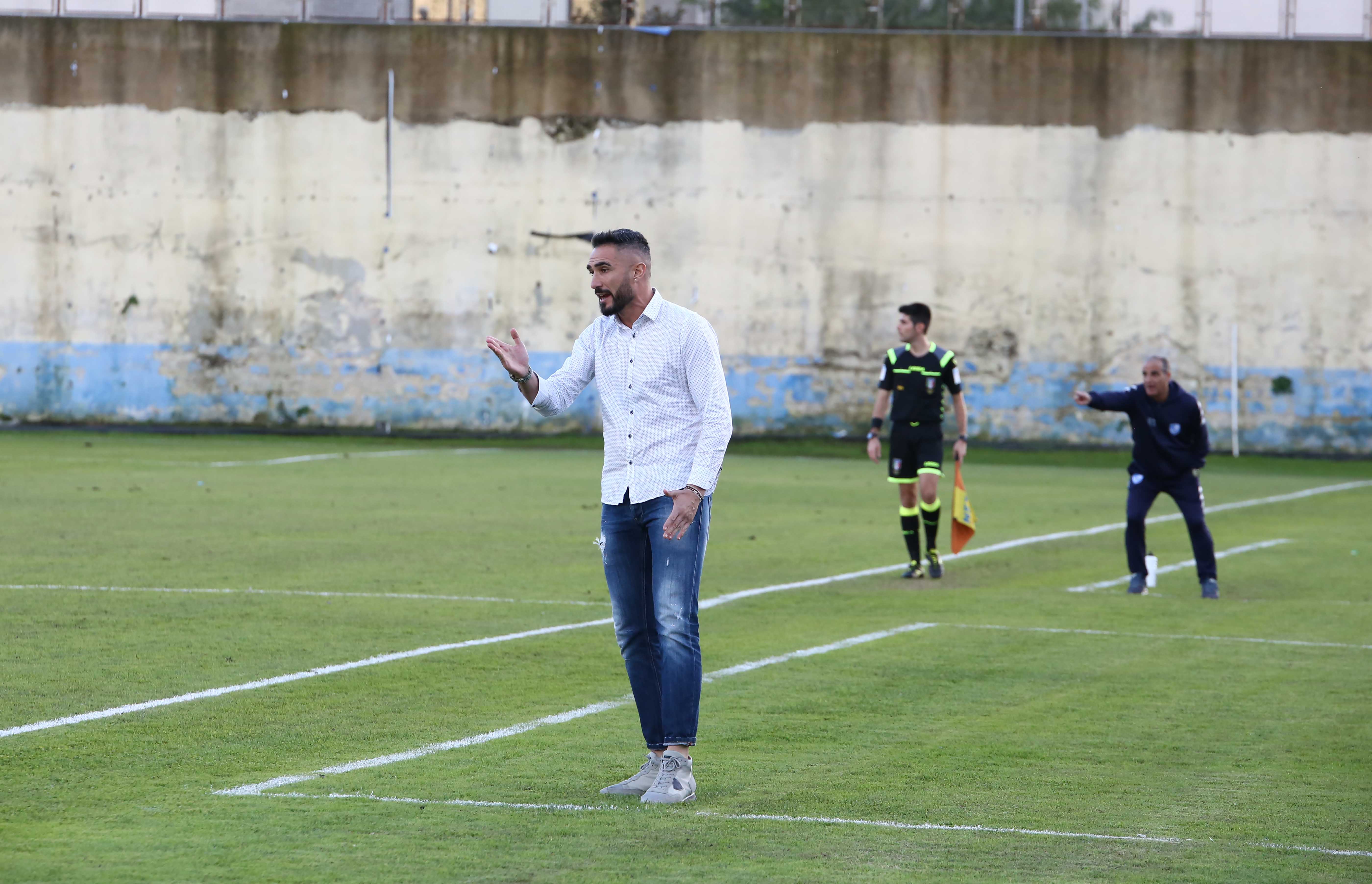 UFFICIALE – Gladiator si è dimesso Borrelli, ma il club deciderà lunedì sul futuro del tecnico