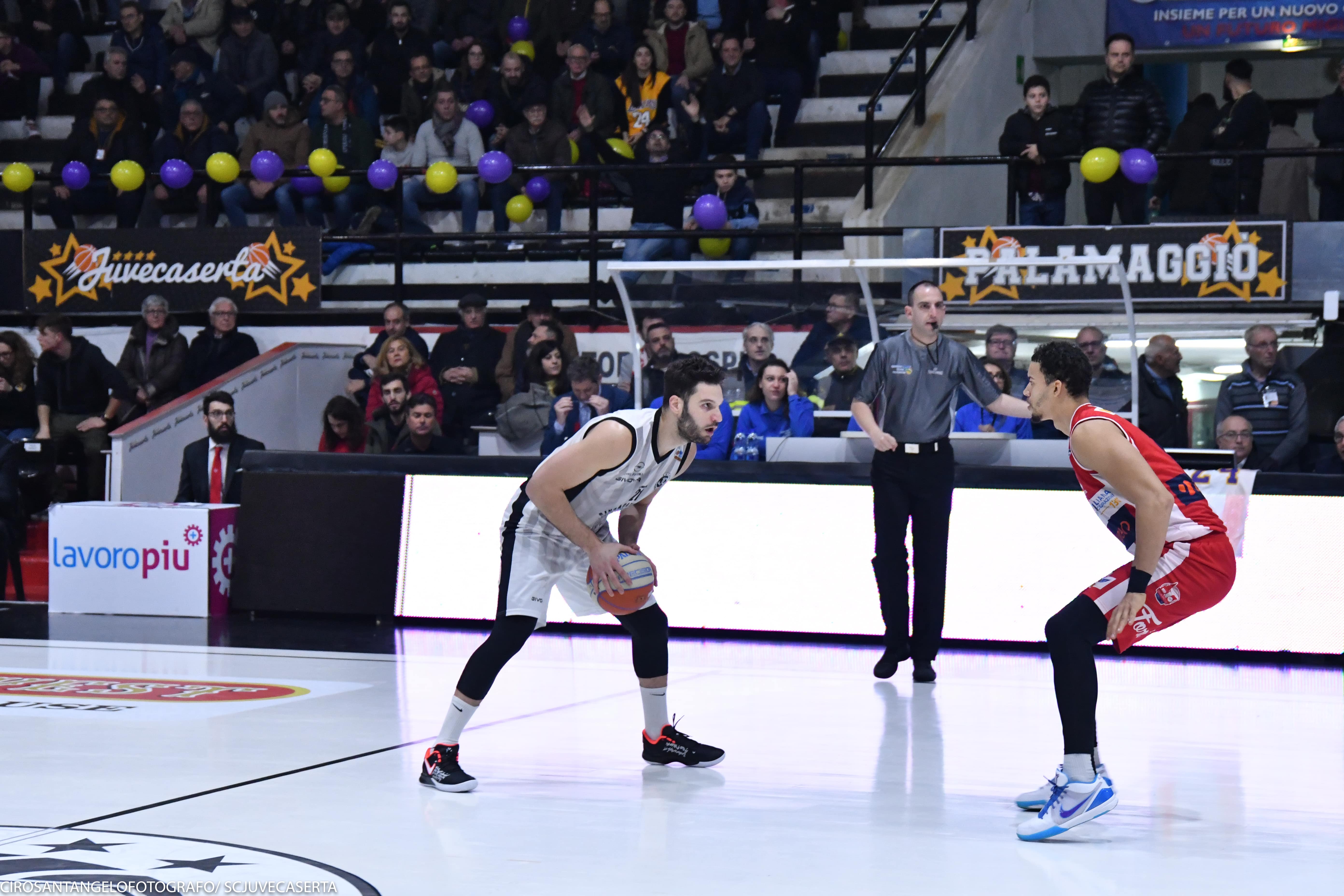 JUVECASERTA A PICCO – L’ex Dell’Agnello fa festa al Palamaggiò, per Forlì tutto facile contro i bianconeri