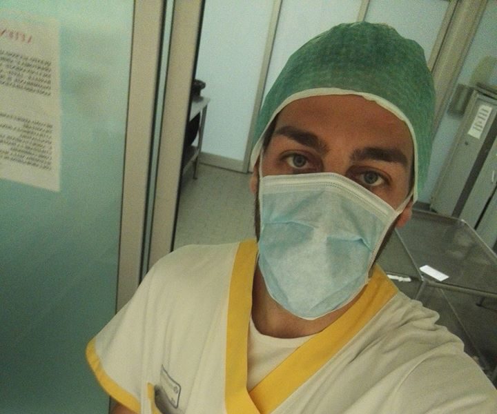 GLI EROI. Santoro calciatore valoroso in ospedale: “Fa male vedere la sofferenza, mi rincuorano i miglioramenti dei contagiati. Calcio? Commosso…