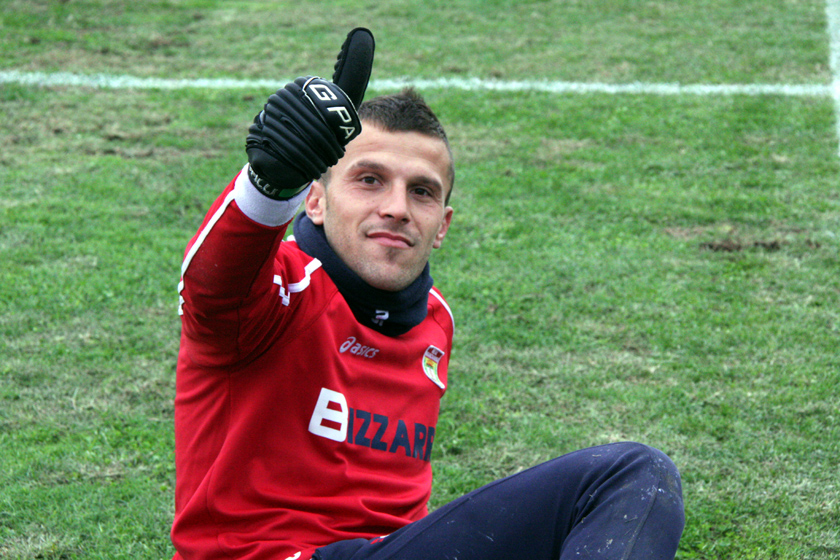 IN PRIMA LINEA. Gelotto guerriero non solo in campo: “Presto servizio all’ospedale di Aversa. C’è tanta paura ma dobbiamo battere il nemico invisibile”