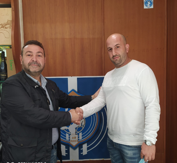 Vincenzo Madonna (a destra) e il presidente del Casal di Principe Tartarone