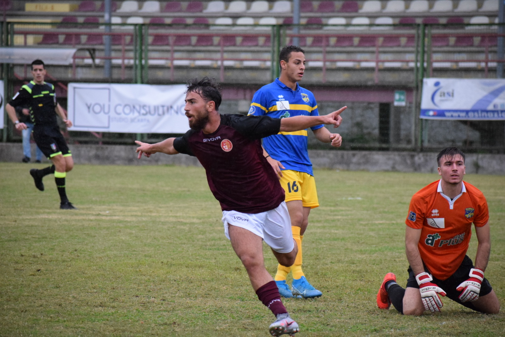 PRIMI TRE PUNTI PER I GRANATA – Varchetta e Chianese stendono il Gravina, la fotogallery