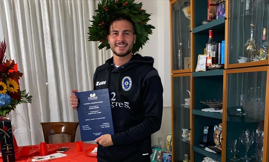 CHE GIORNATA SPECIALE PER DI FINIZIO! Il jolly del Gladiator si laurea e poi scende in campo contro l’Arzachena