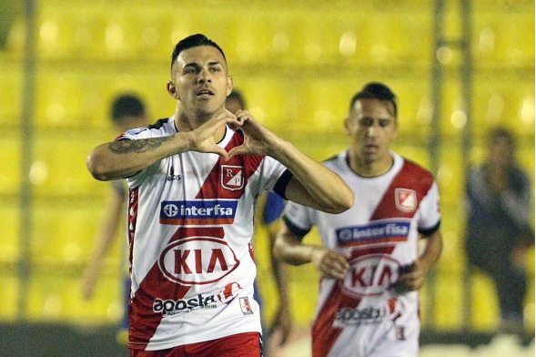 Richard Lugo in maglia River Plate