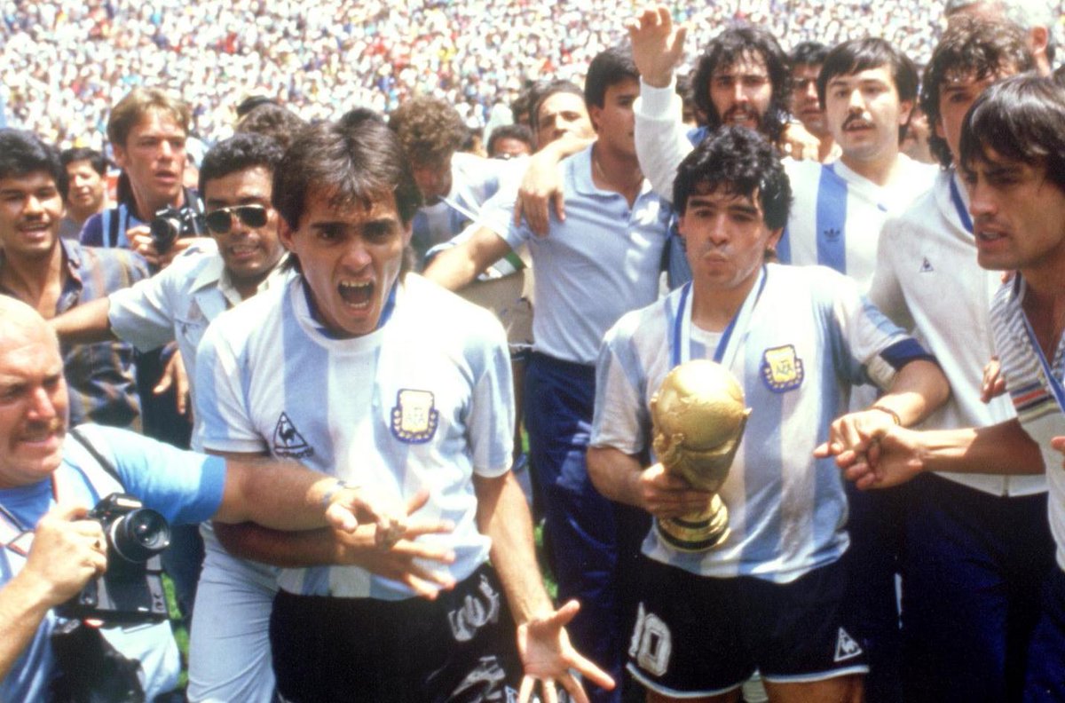 MARADONA E PASCULLI. L’ex Casertana ‘Campeón Mundial’, il gruppo whatsapp con Diego ed il goal del secolo all’Inghilterra