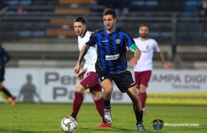 REAL AVERSA, IL PICERNO RIVALE DURO. Un bomber casertano ex Serie A guida la vicecapolista di Ginestra