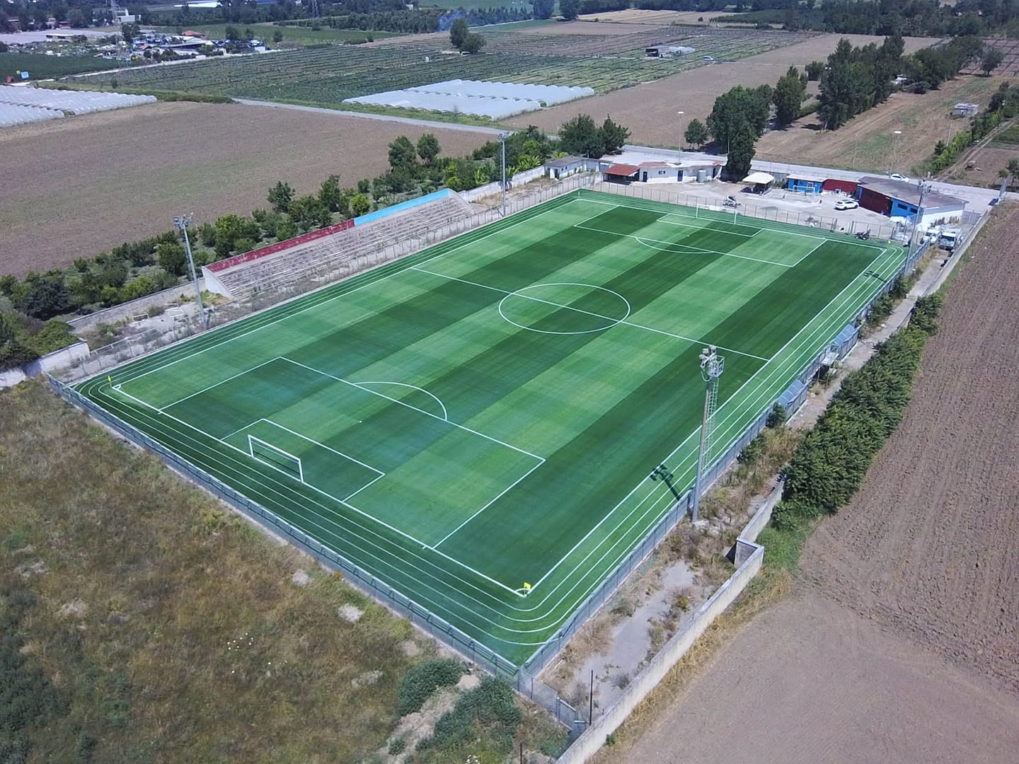 San Cipriano, ladri devastano lo stadio appena rinnovato