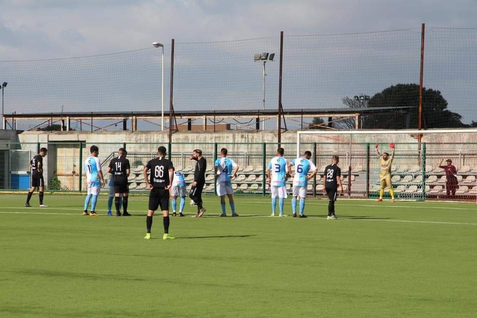 ALBANOVA, SCONTRO CRUCIALE CON L’ACERRANA. Video-protesta per le scelte arbitrali a Frattamaggiore