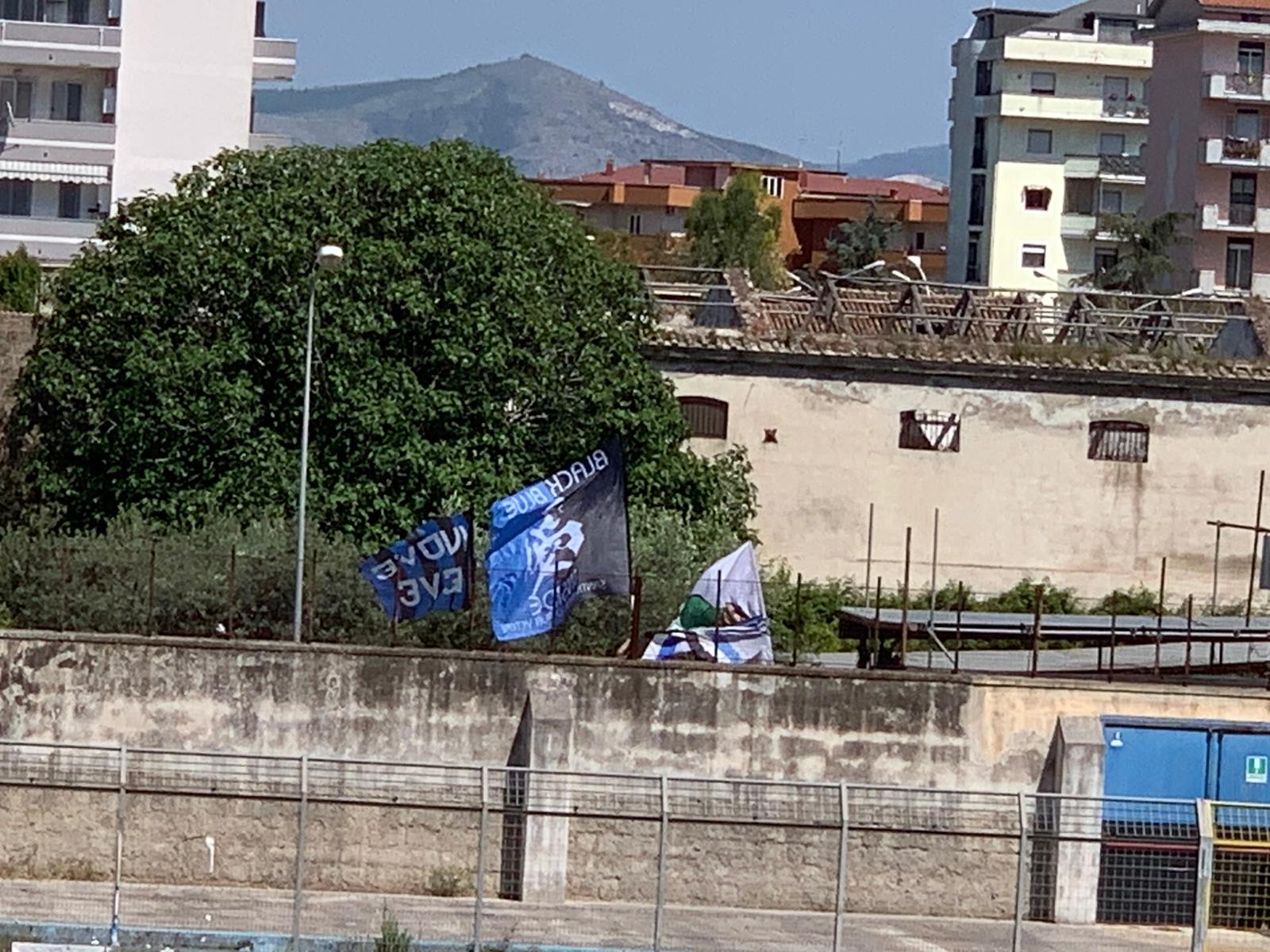 GLADIATOR, LA FEDE INESAURIBILE DEI TIFOSI. Ieri cori per tutti i novanta minuti all’esterno del “Piccirillo”