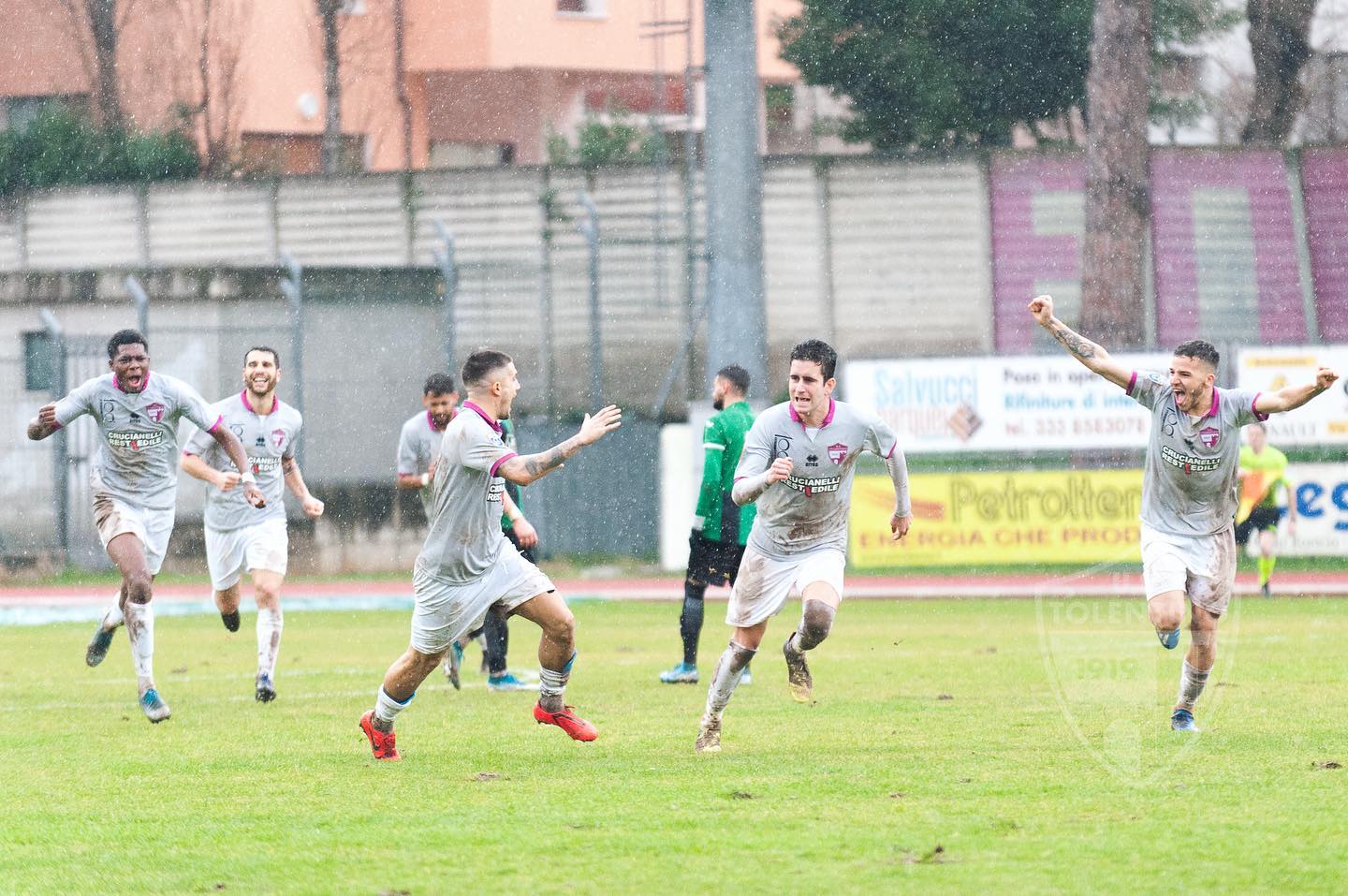 MATESE, A TOLENTINO A CACCIA DI PUNTI. Un sudamericano ex Notaresco in avanti per i cremisi