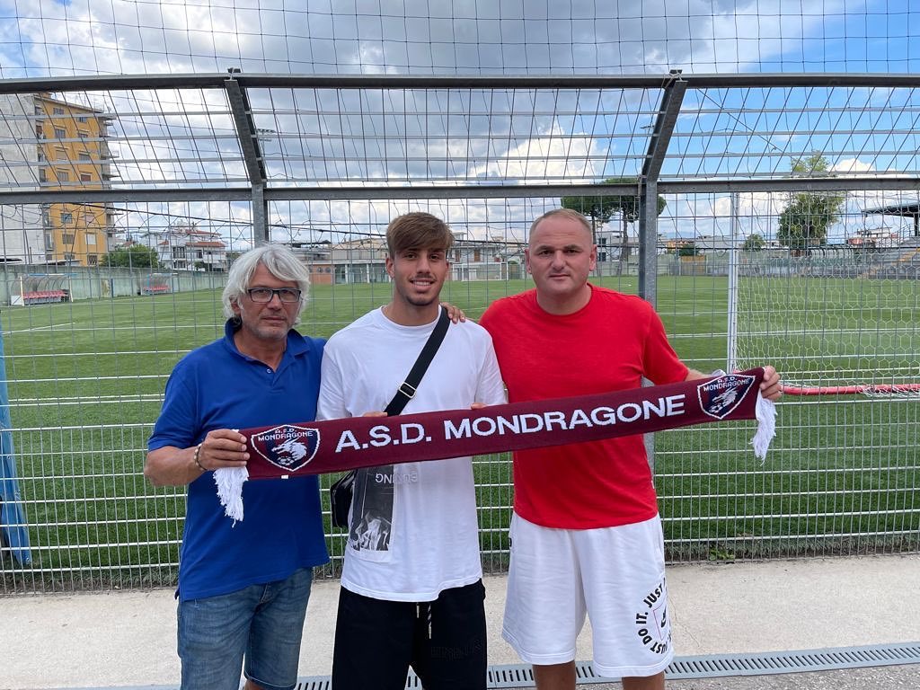 IL MONDRAGONE SI ALLENA A CARDITO. Arriva un giovane ex Ascoli e Casertana, problemi al “Conte”