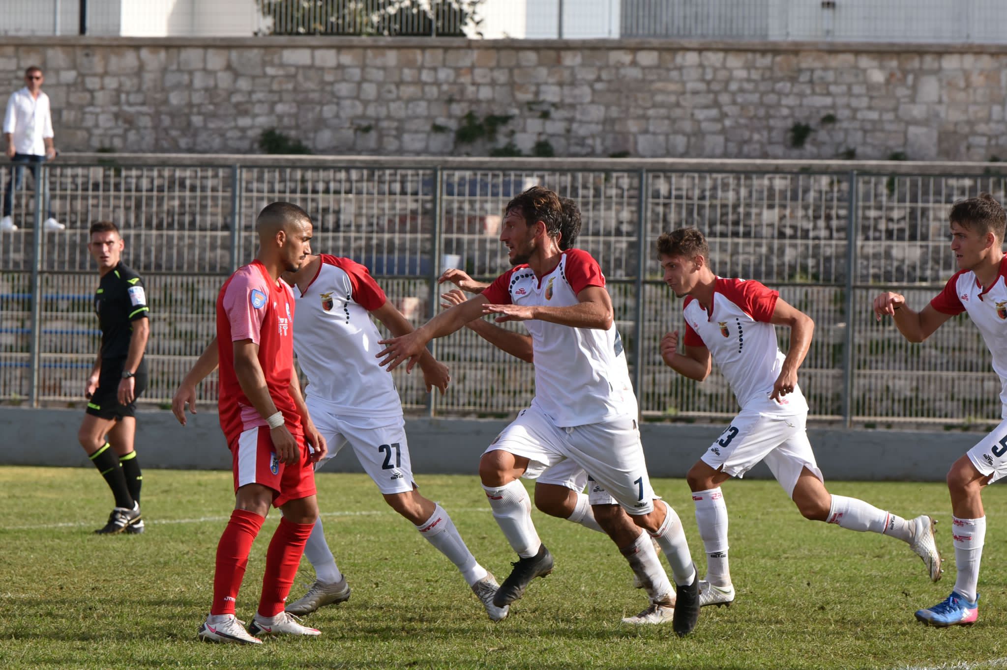 VITTORIA SFUMATA. La Casertana beffata nel finale dal Fasano, due punti sprecati dai falchetti