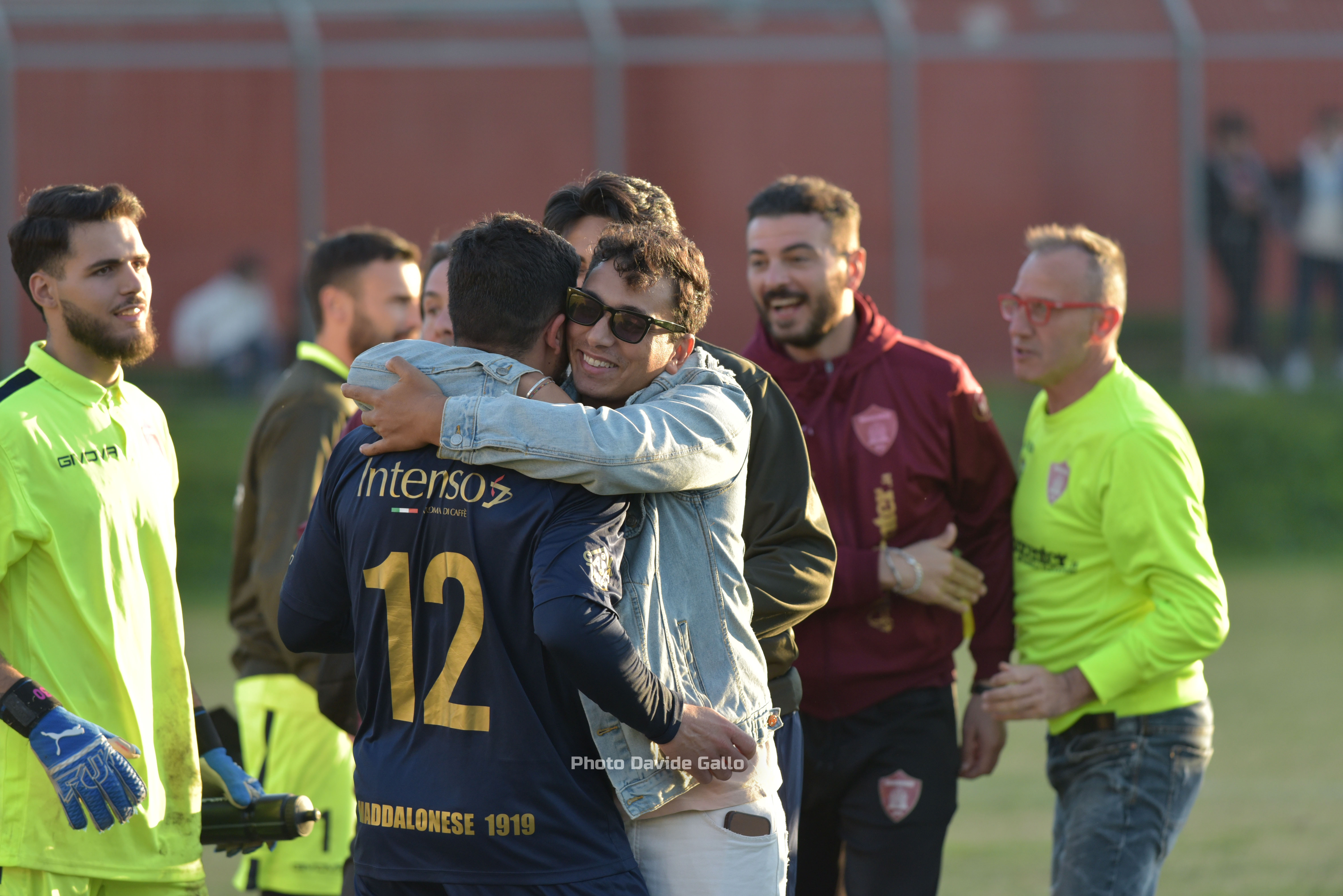 La festa a fine gara dei granata (Foto Davide Gallo)