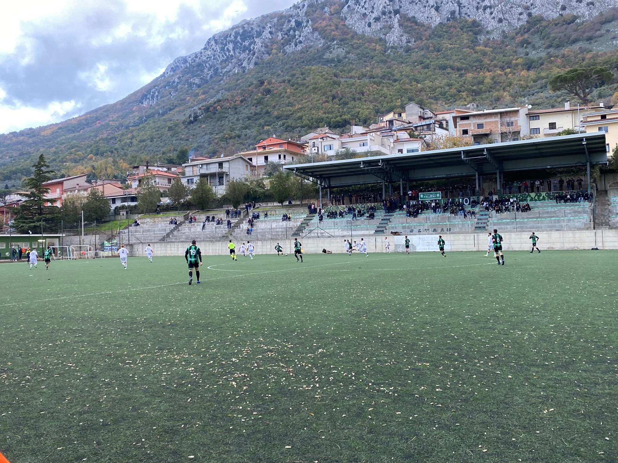 SESSANA, UNA VITTORIA PER GINO MAZZA. I gialloblu domano il Vitulano e dedicano la vittoria all’ex bandiera