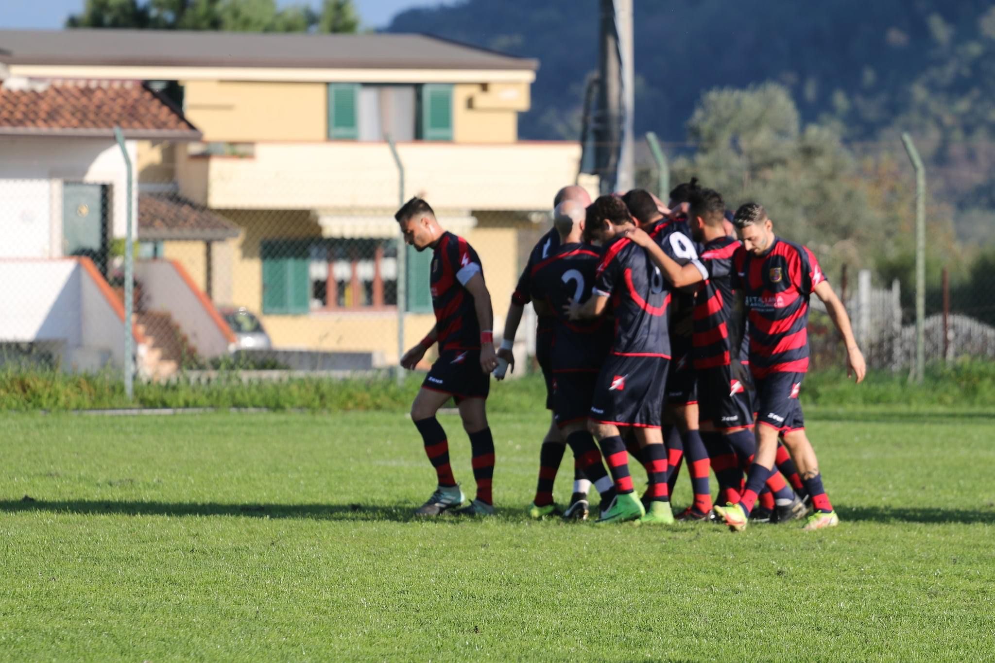 LA RINASCITA PIANESE AGGUANTA IL SANT’ANGELO IN FORMIS. Pari nel big match del “Santabarbara”