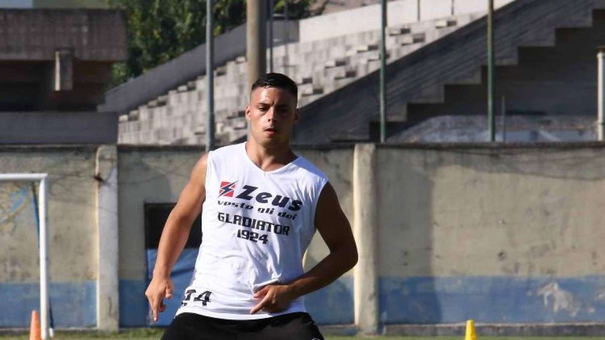 L’AURORA ALTO CASERTANO CHIEDE STRADA AL VASTOGIRARDI. Tra i gialloblù un ex Gladiator poco impiegato, oggi capocannoniere del girone F
