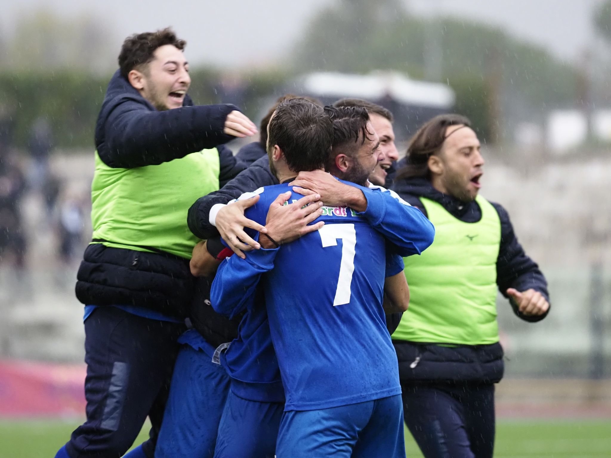 INCREDIBILE AL PINTO. Disastro Casertana che perde anche con la cenerentola Brindisi. Che rivincita per l’ex Di Costanzo!