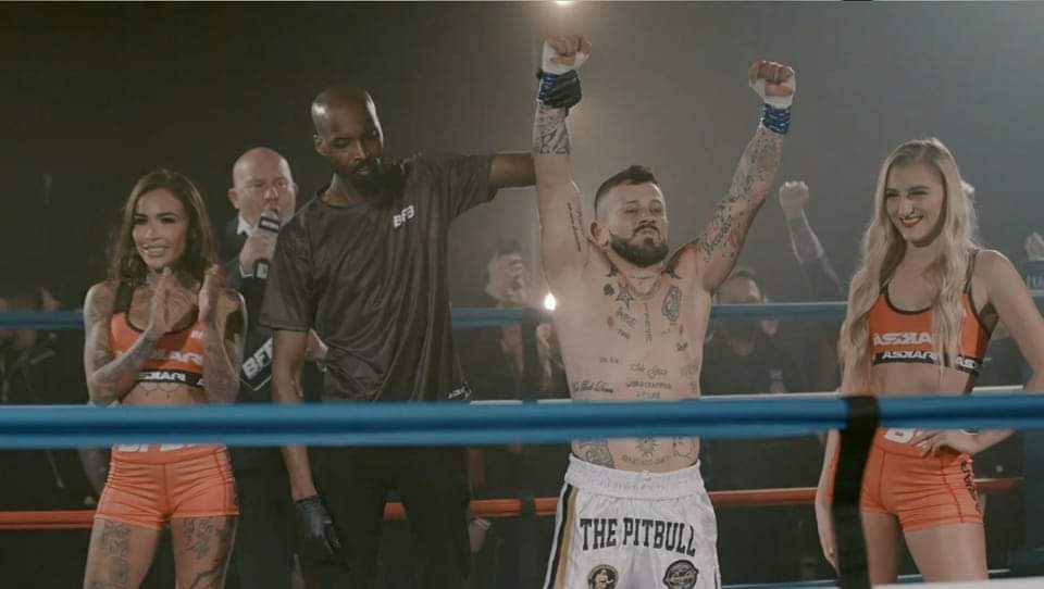 BOXE A MANI NUDE. Gicco è una furia all’esordio. Taylor messo ko al primo round